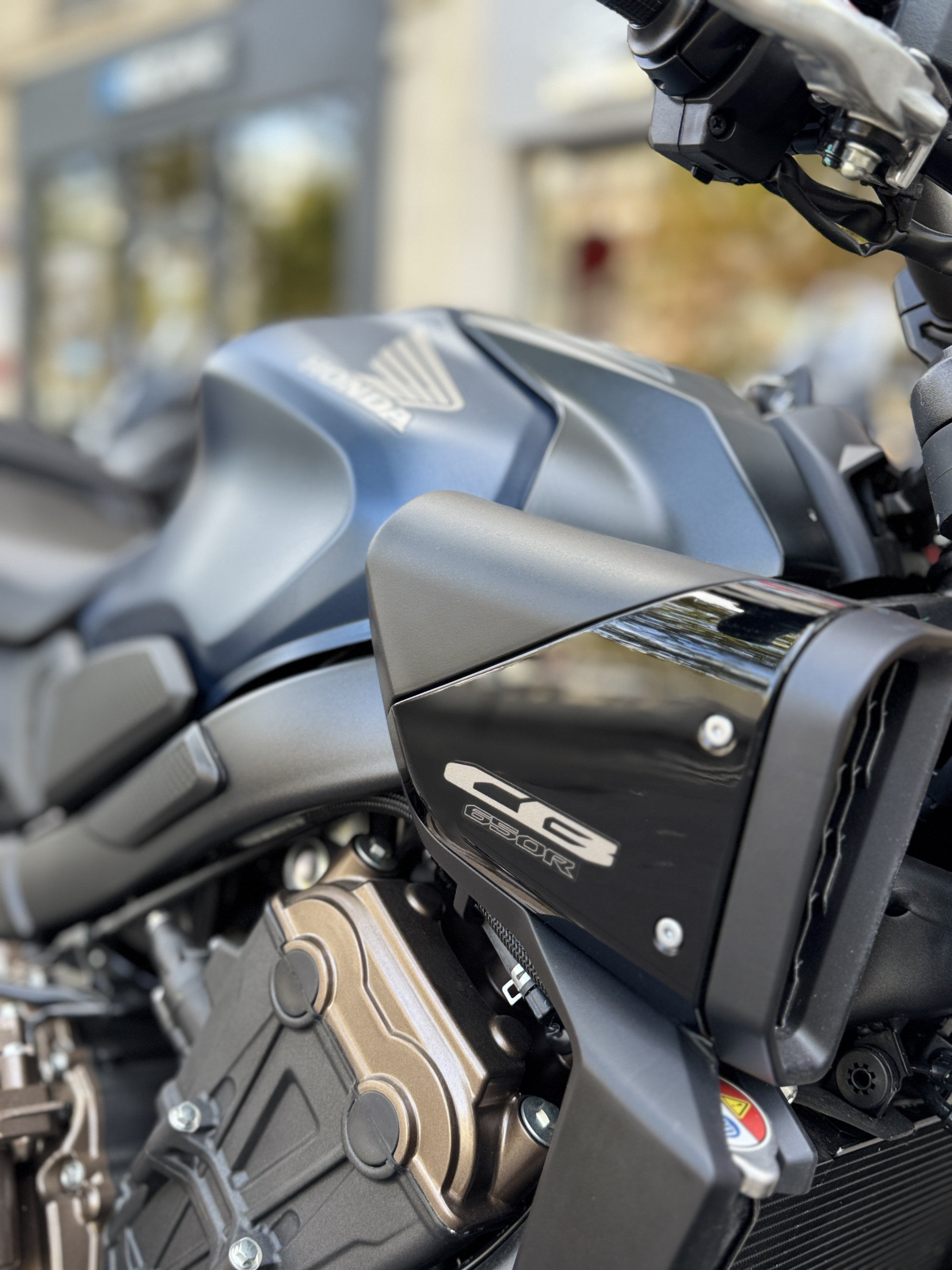 HONDA CB650R Neo Sports Café E-clutch - BLEU - 7990€ - 351 KMS - MEC 06/2026 - REF HL501KH