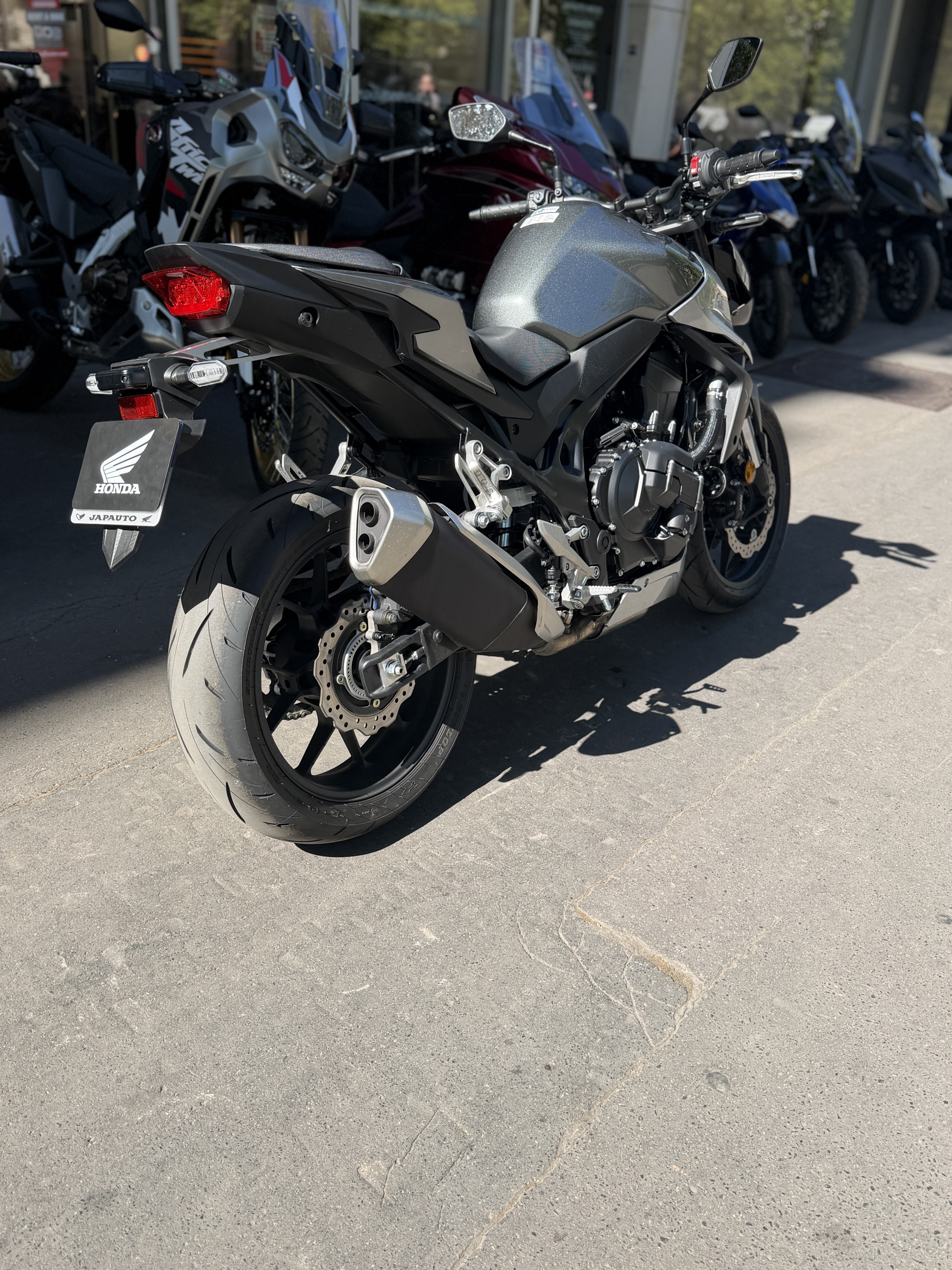 HONDA CB 750 HORNET E-CLUTCH - GRIS - 7590€ - 499KMS - MEC04/2026 - REFHK913NA