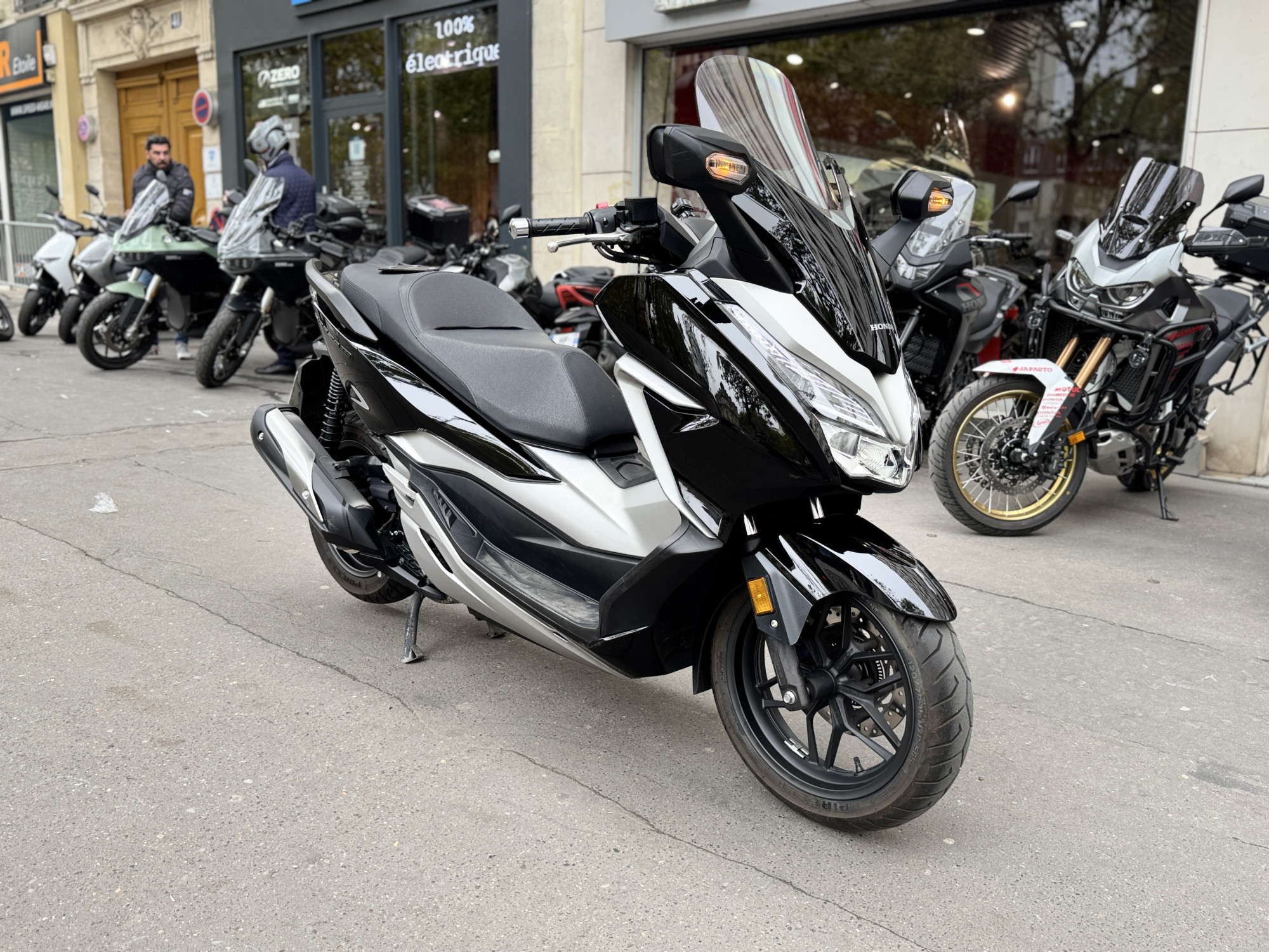 HONDA NSS FORZA 300 A - NOIR - 3790 € - 9274 KM - MEC01/2020 - REF FM249WH