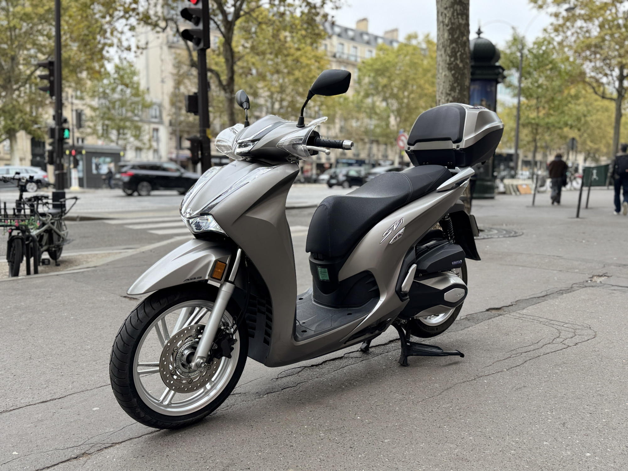 HONDA SH 350 I TOP BOX  - GRIS - 3490€  - 4247 KM - MEC: 07/2023  - REFGQ387HD