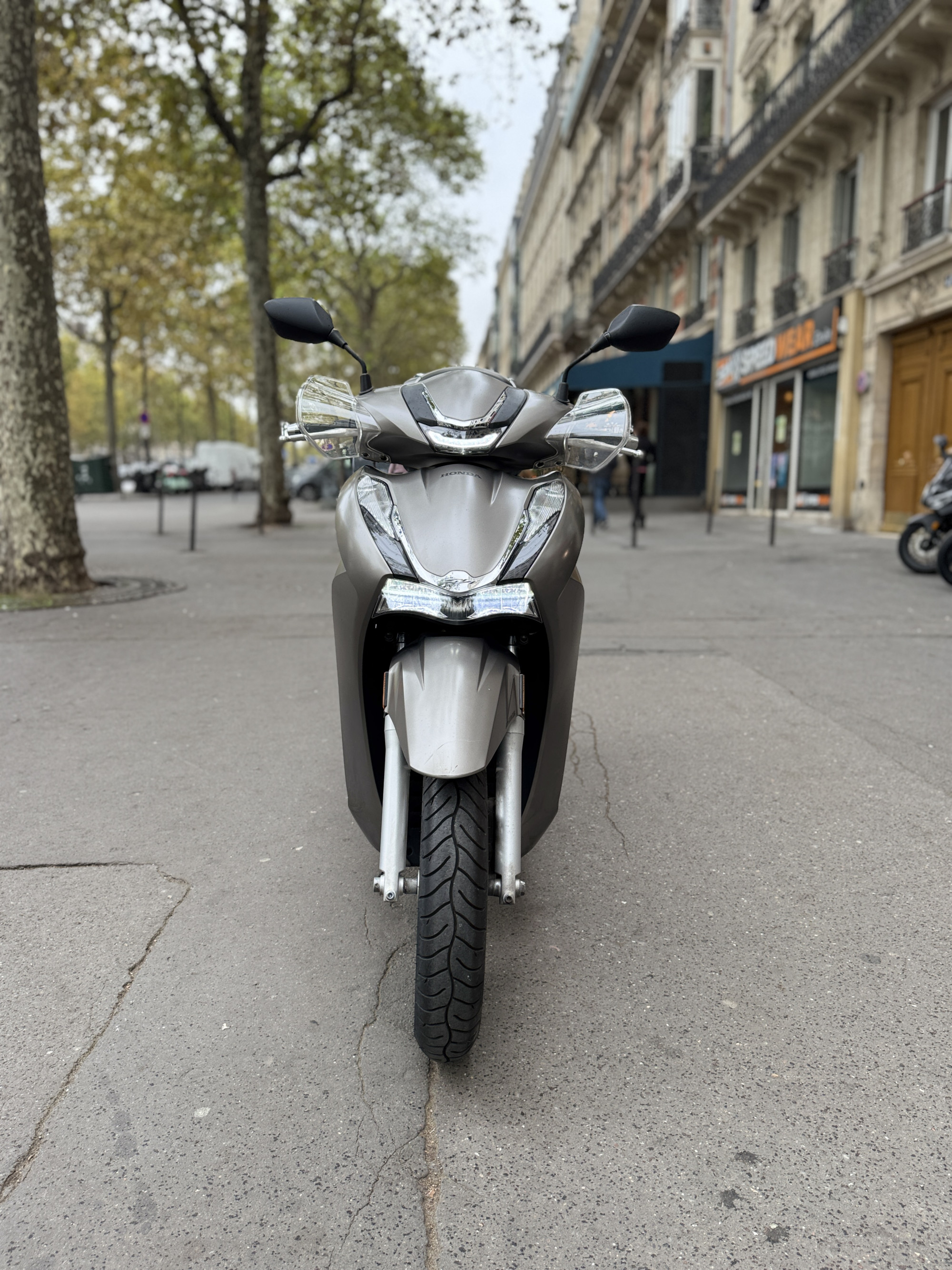 HONDA SH 350 I TOP BOX  - GRIS - 3490€  - 4247 KM - MEC: 07/2023  - REFGQ387HD