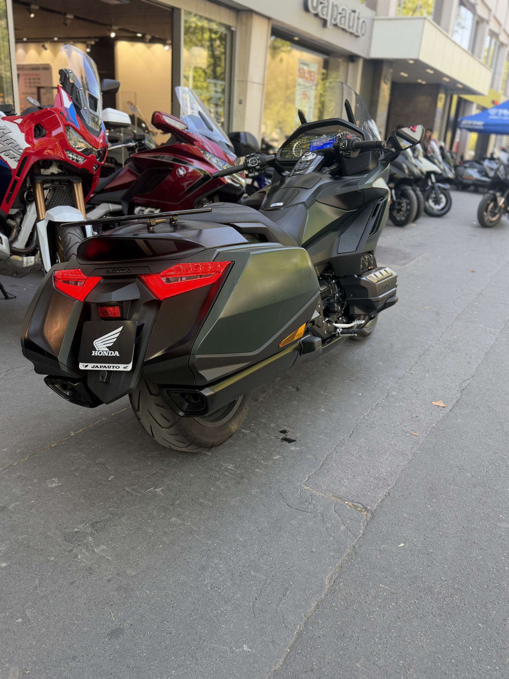 HONDA GL 1800 GOLDWING BAGGER DCT  - VERT MAT  -22900€ -  13142KM - MEC 29/08/2024 - REFGY643XL
