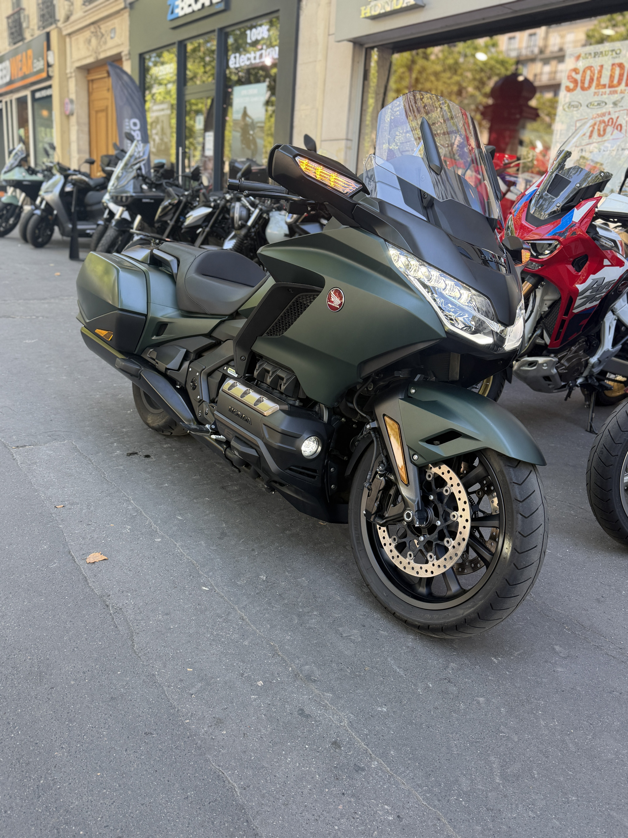 HONDA GL 1800 GOLDWING BAGGER DCT  - VERT MAT  -22900€ -  13142KM - MEC 29/08/2024 - REFGY643XL