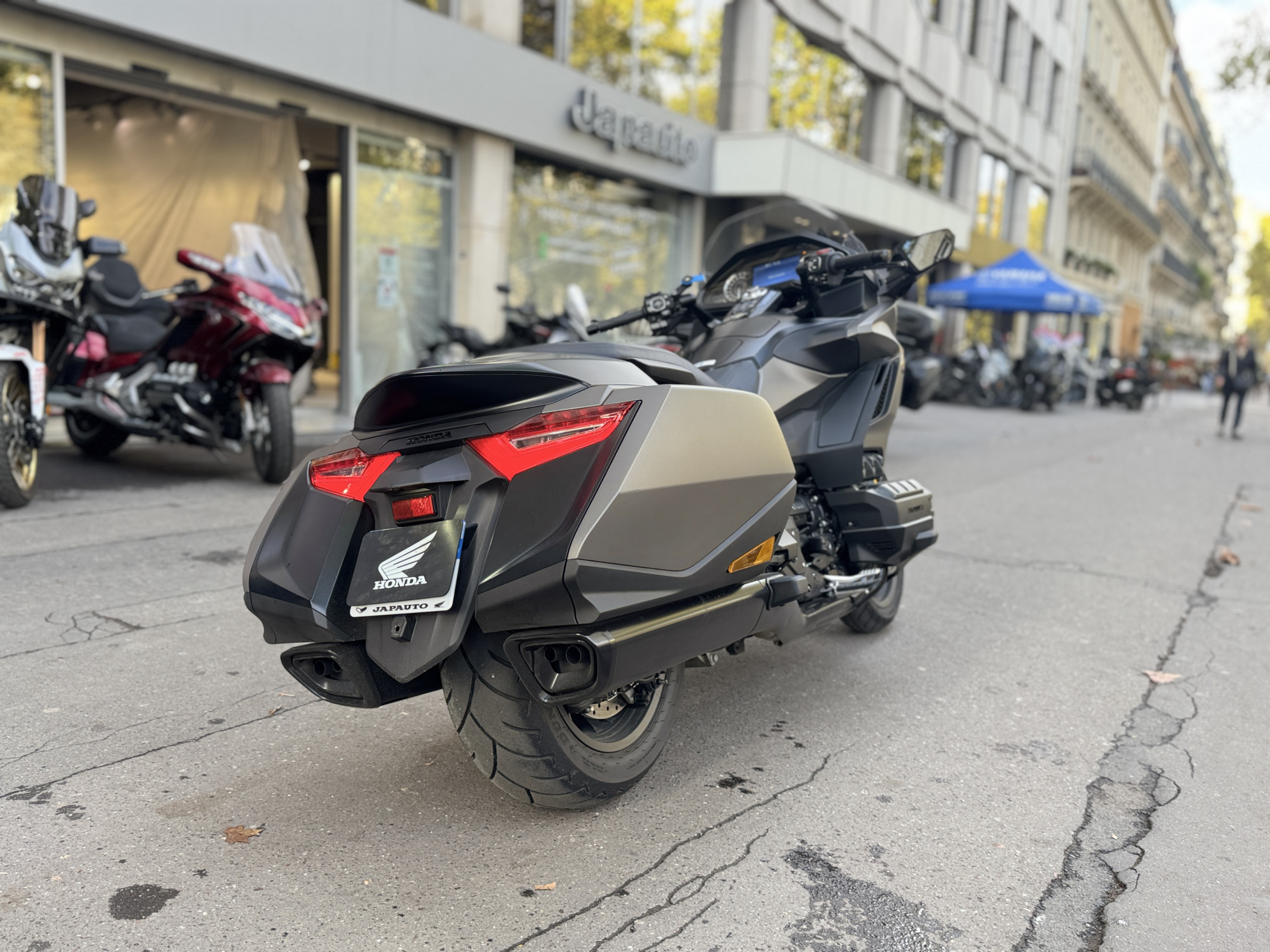 HONDA GL 1800 BAGGER - GRIS MAT - 24990€ - 2413 KM - MEC: 04/2026 - REF HK587PJ