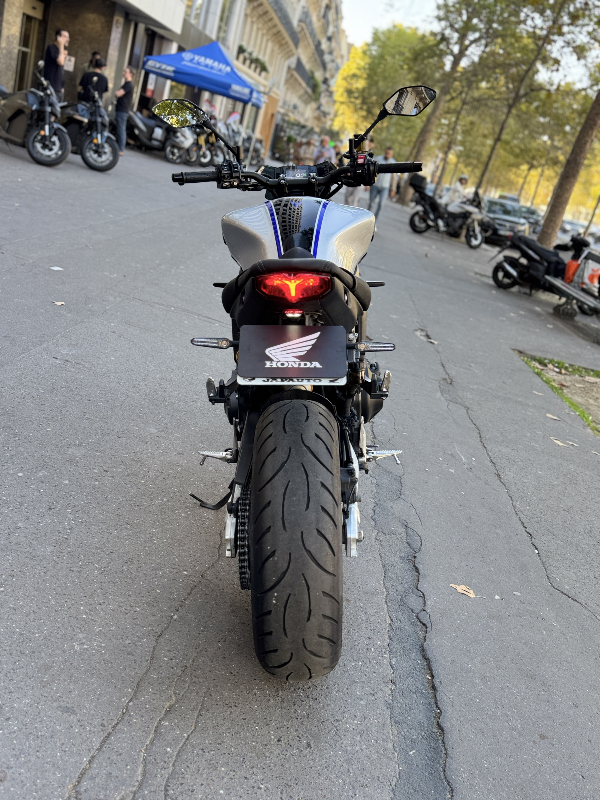 YAMAHA MT-09 SP - GRIS - 7990 € -32466 KMS -MEC 10/22 - REFGJ498WH