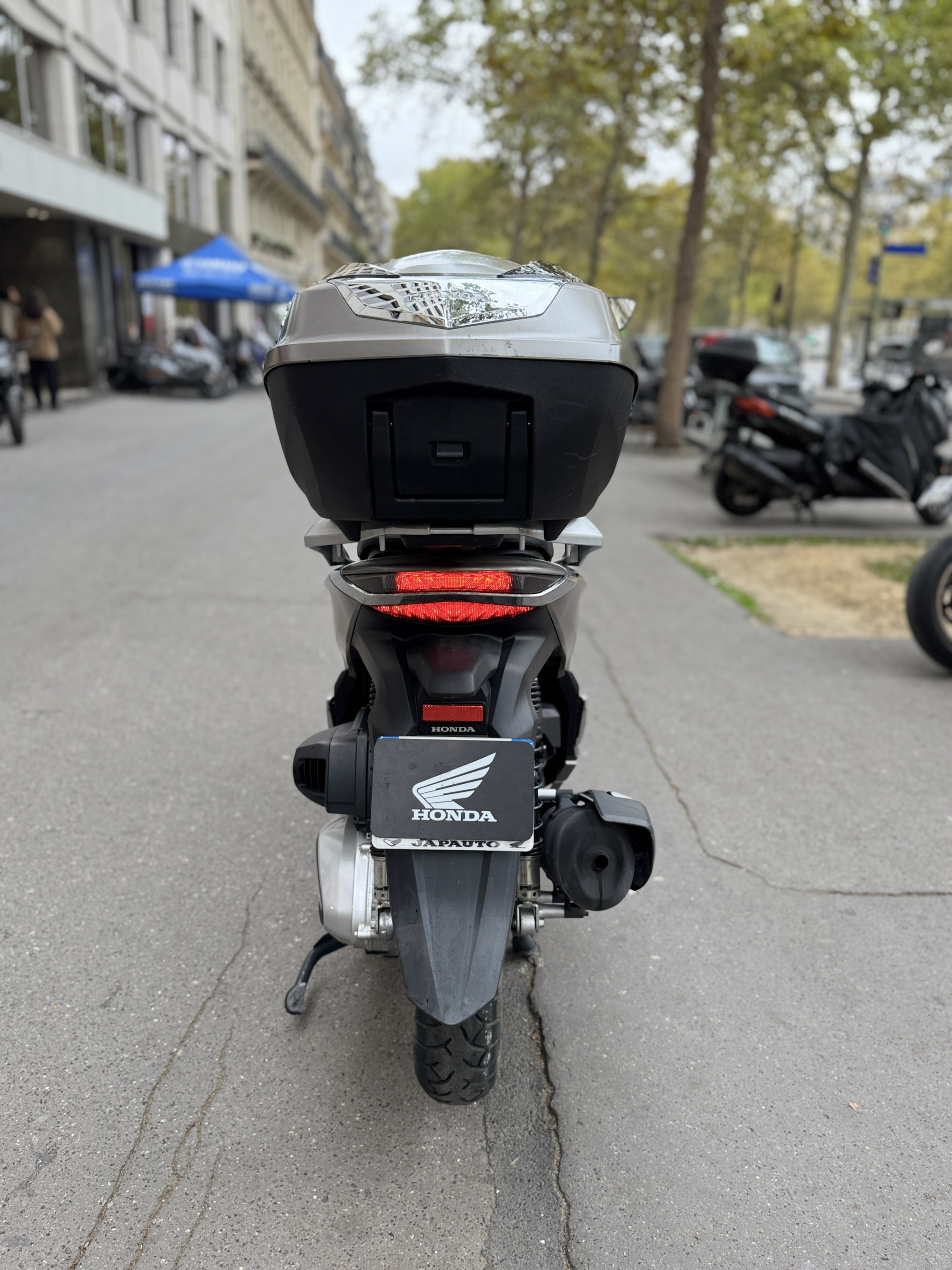 HONDA SH 350 I TOP BOX  - GRIS - 3490€  - 4247 KM - MEC: 07/2023  - REFGQ387HD