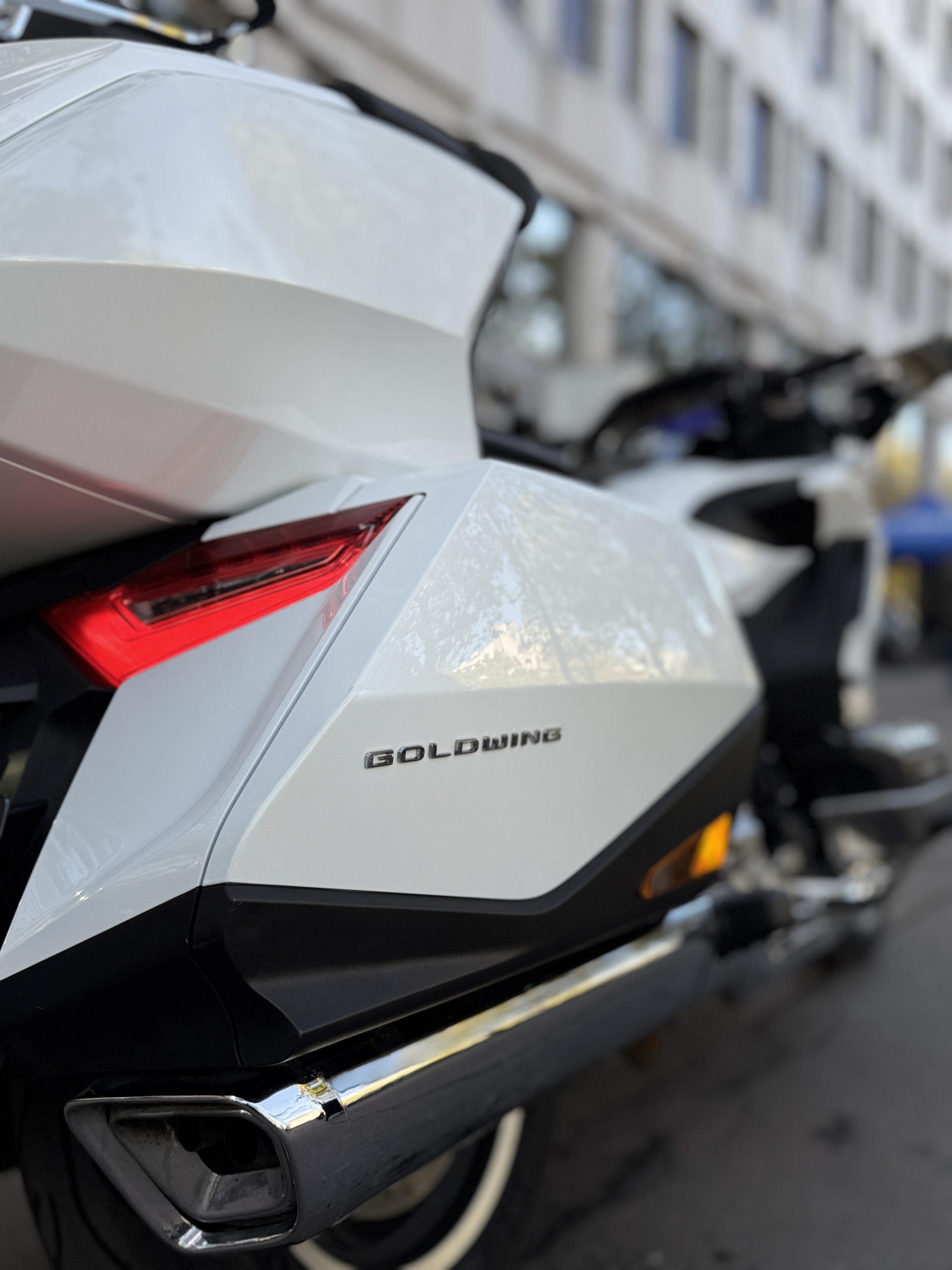 HONDA GL 1800 GOLDWING - BLANC - 17900 € - 45348 KMS - MEC 03/2018 - REFEV739XA