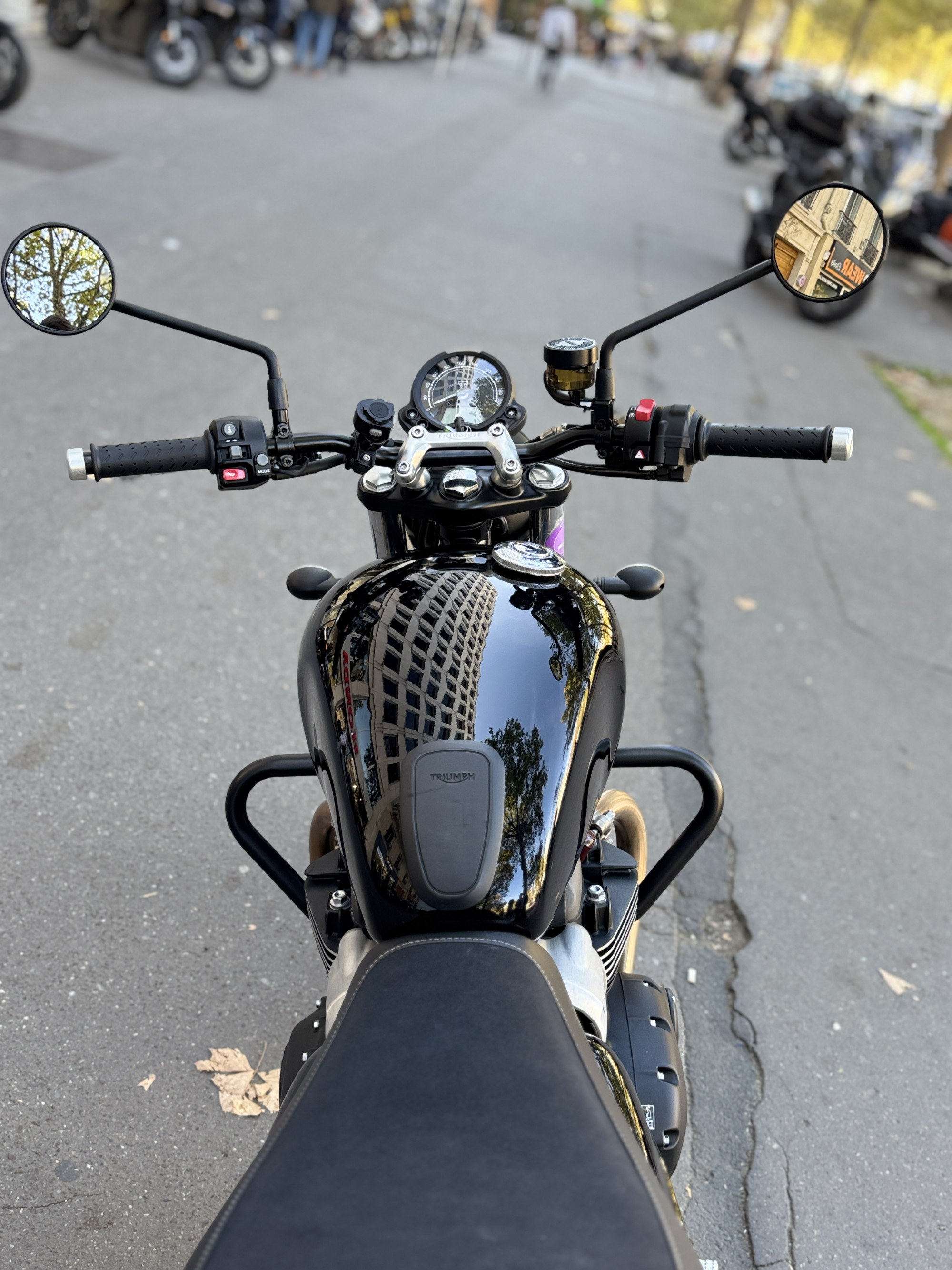 TRIUMPH STREET TWIN  900 - NOIR - 6990€ - A2 - 2404 KMS - MEC 02/2020 - REFFN294SC