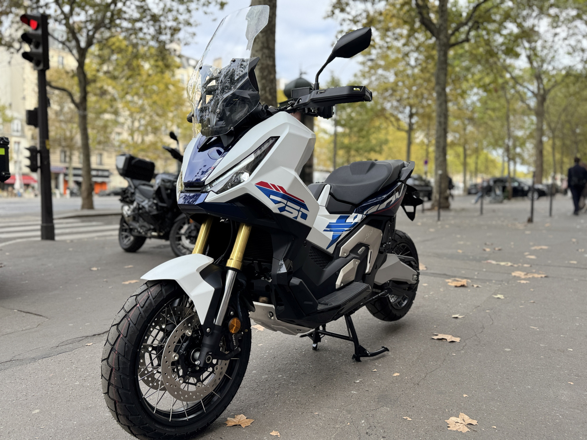 HONDA X-ADV 750 SPECIAL EDITION - BICOLORE - 11400€ - 2 KM - MEC 08/2026 - REF HM350NQ