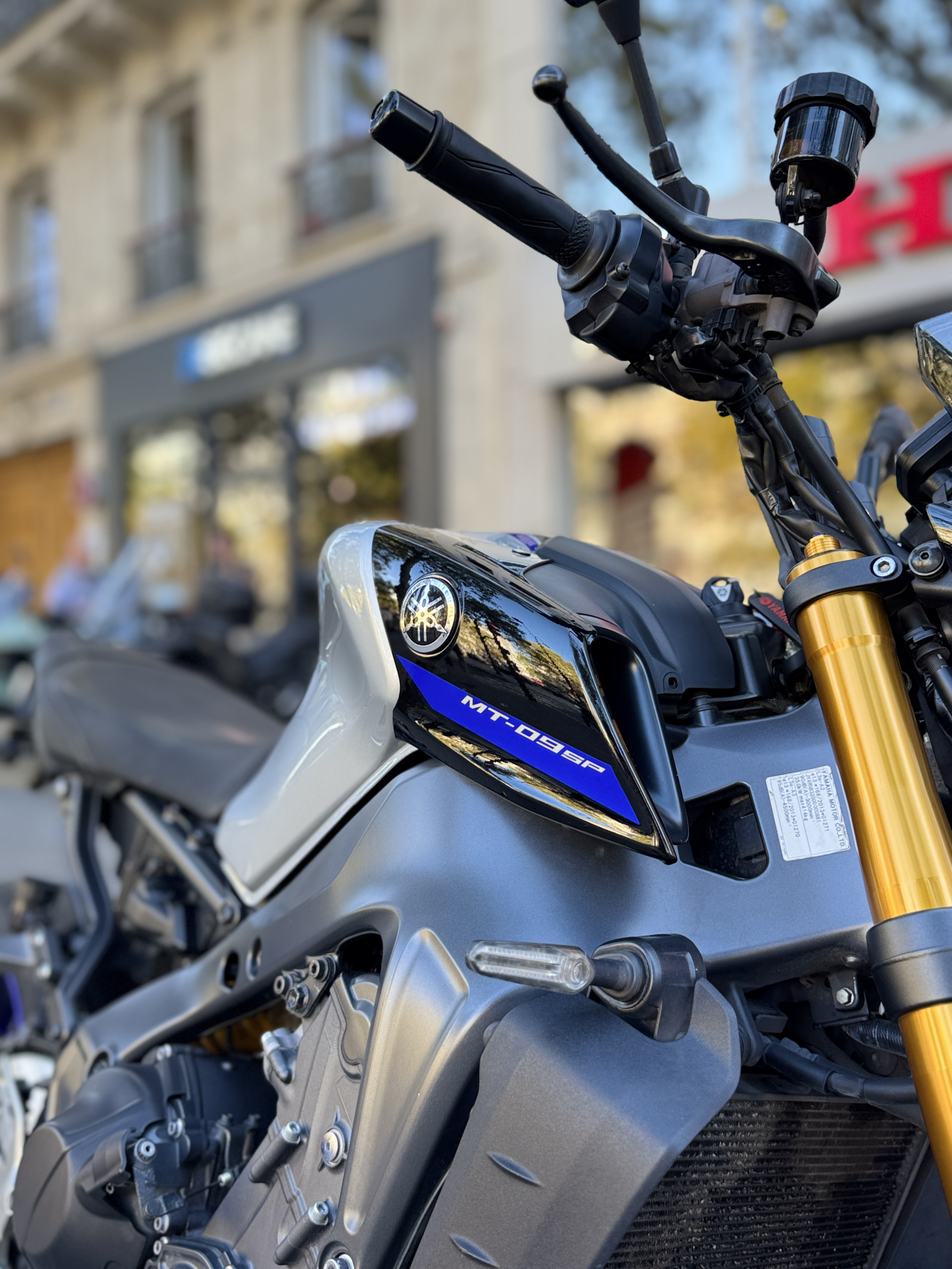 YAMAHA MT-09 SP - GRIS - 7990 € -32466 KMS -MEC 10/22 - REFGJ498WH
