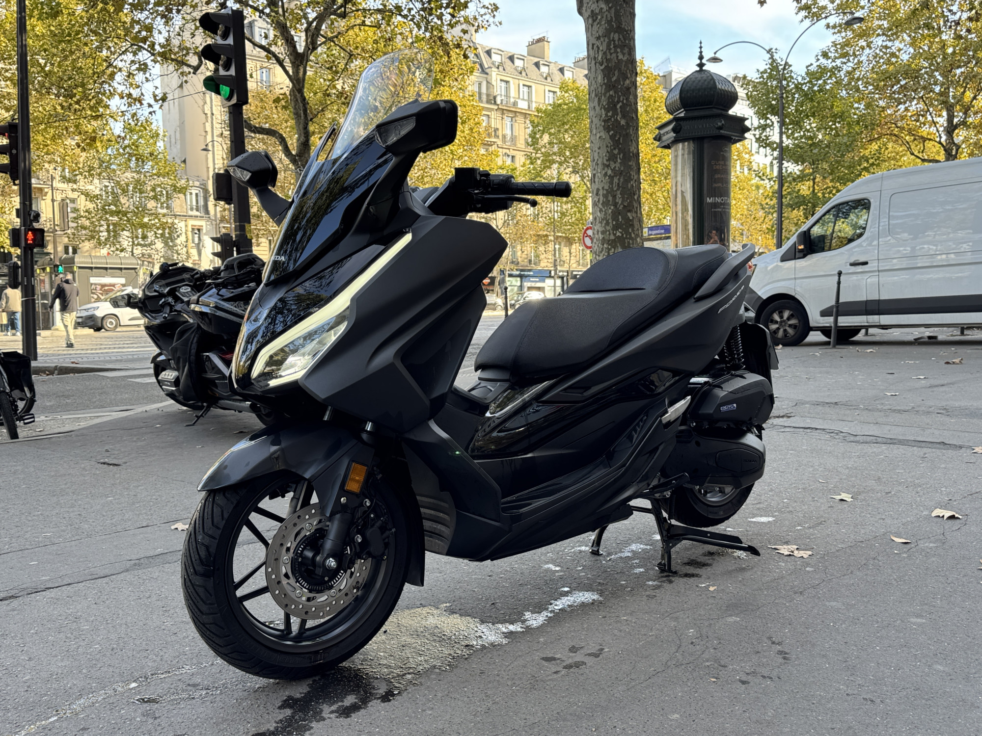 HONDA NSS FORZA 125 - NOIR MAT -132 KMS - 4990 € - MEC 06/2026 - REF HL865QR
