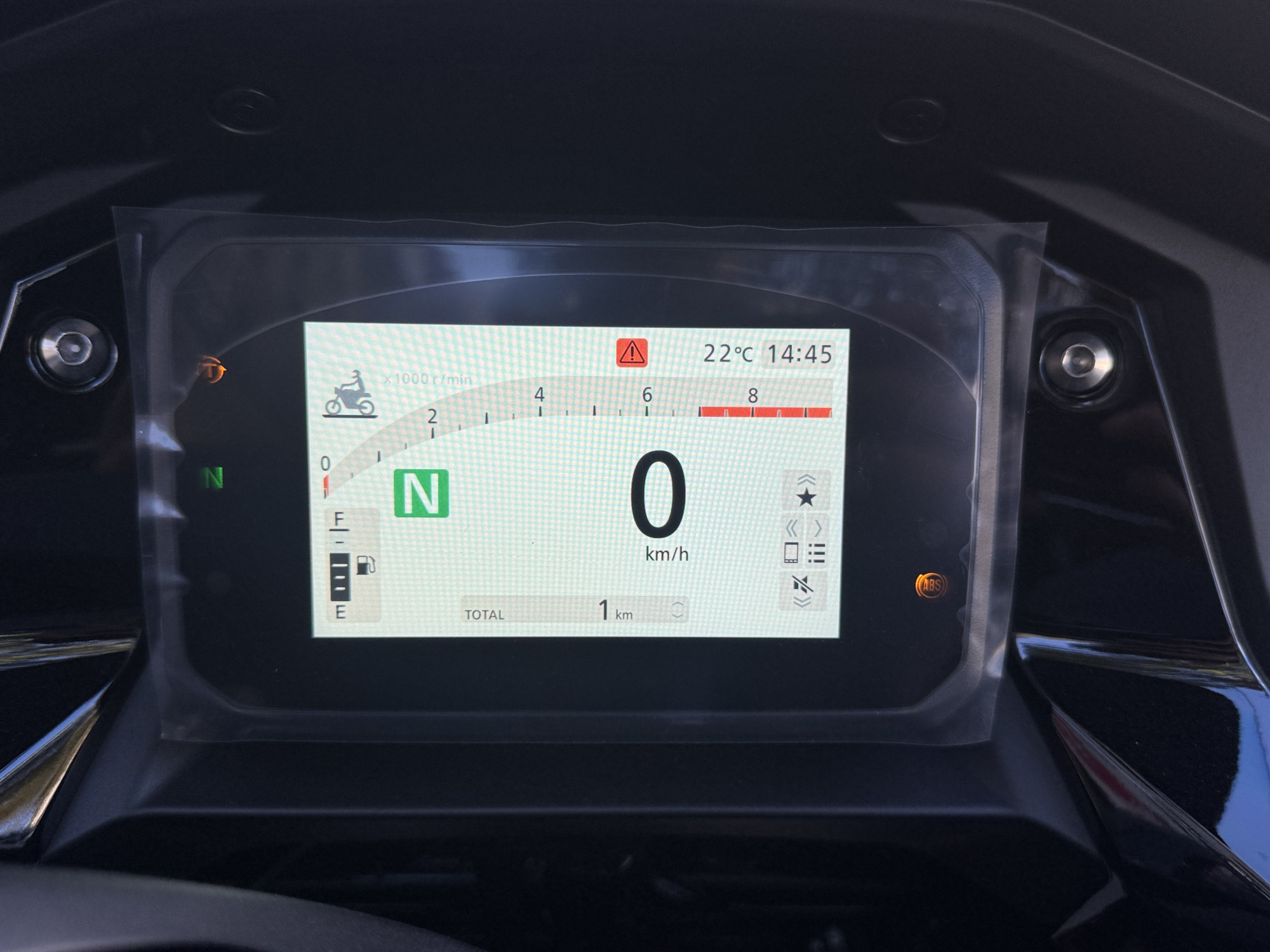 HONDA NSS FORZA 750 - BEIGE - 1 KMS - 10900 € - MEC 10/2026 - REFHN429DZ