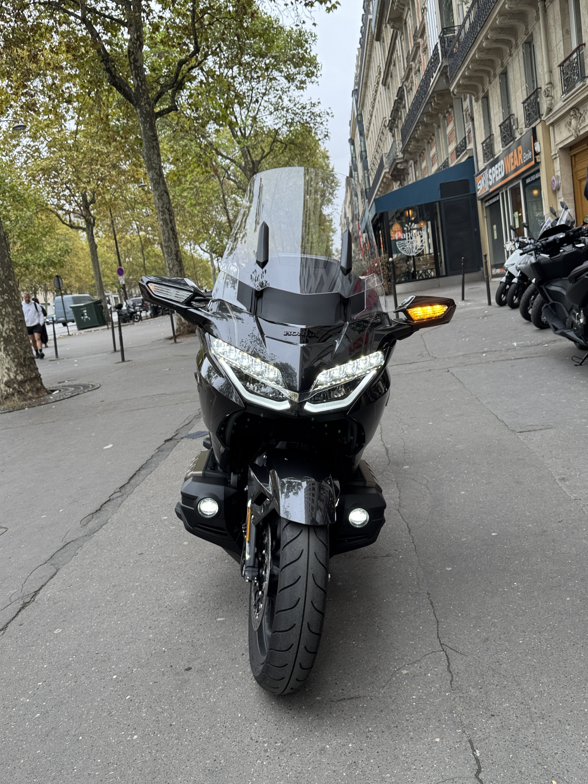 HONDA GL1800 GOLDWING - NOIR - 32990€ - 5506 KM - MEC 03/2026 - REF HJ824PK
