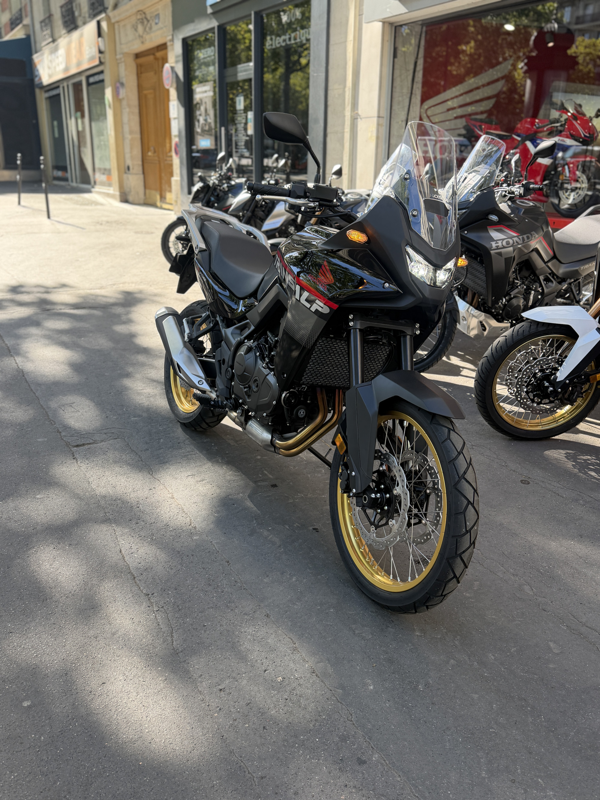 HONDA XL 750 TRANSALP- MODELE 2025 - NOIR - 499KMS - 8999€ - MEC07/2026 - REF HM550EB