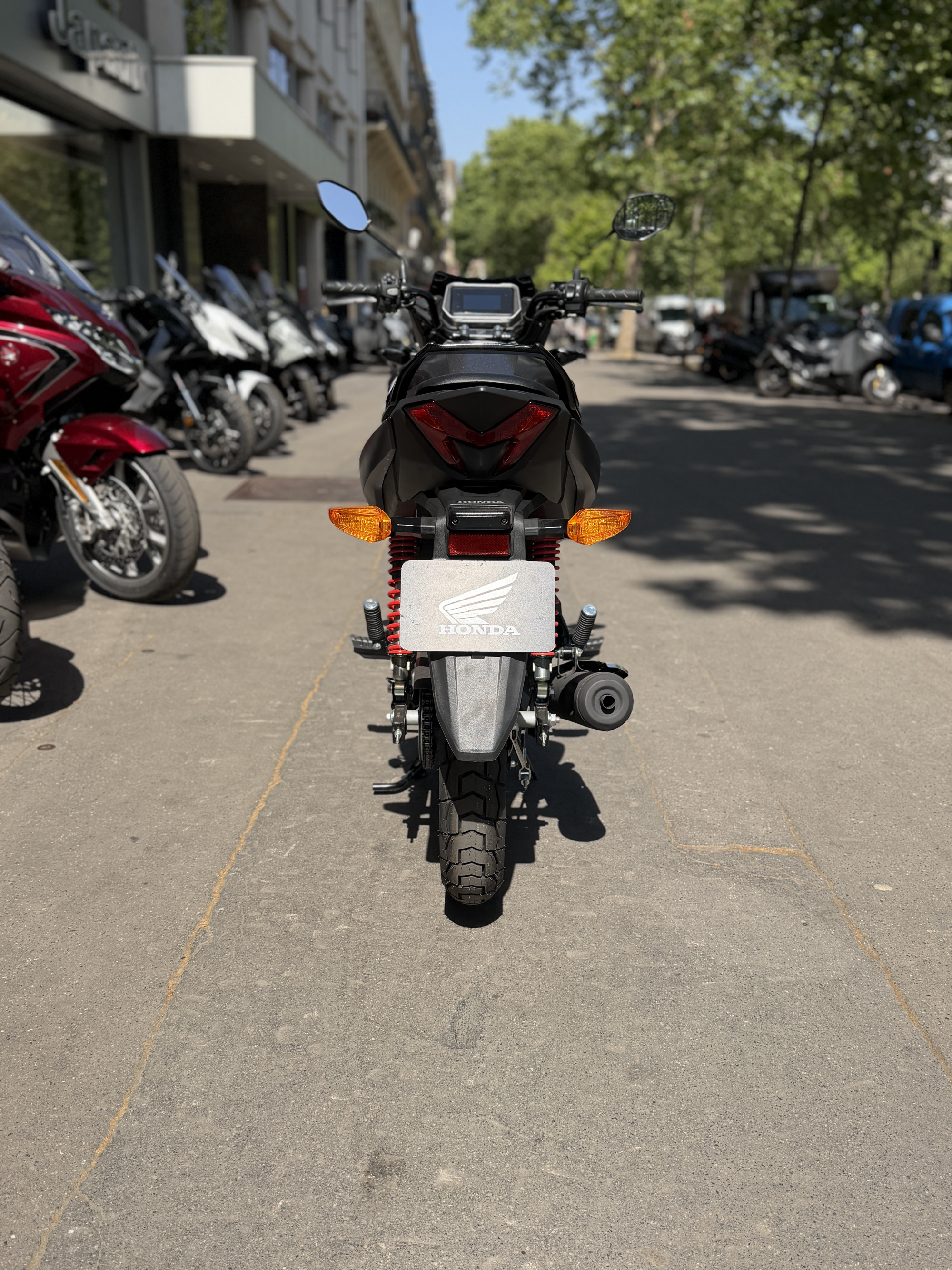 HONDA CB 125 F - ETAT NEUF - 499KM- 2590€ - NOIR MAT - MEC 01/2026
