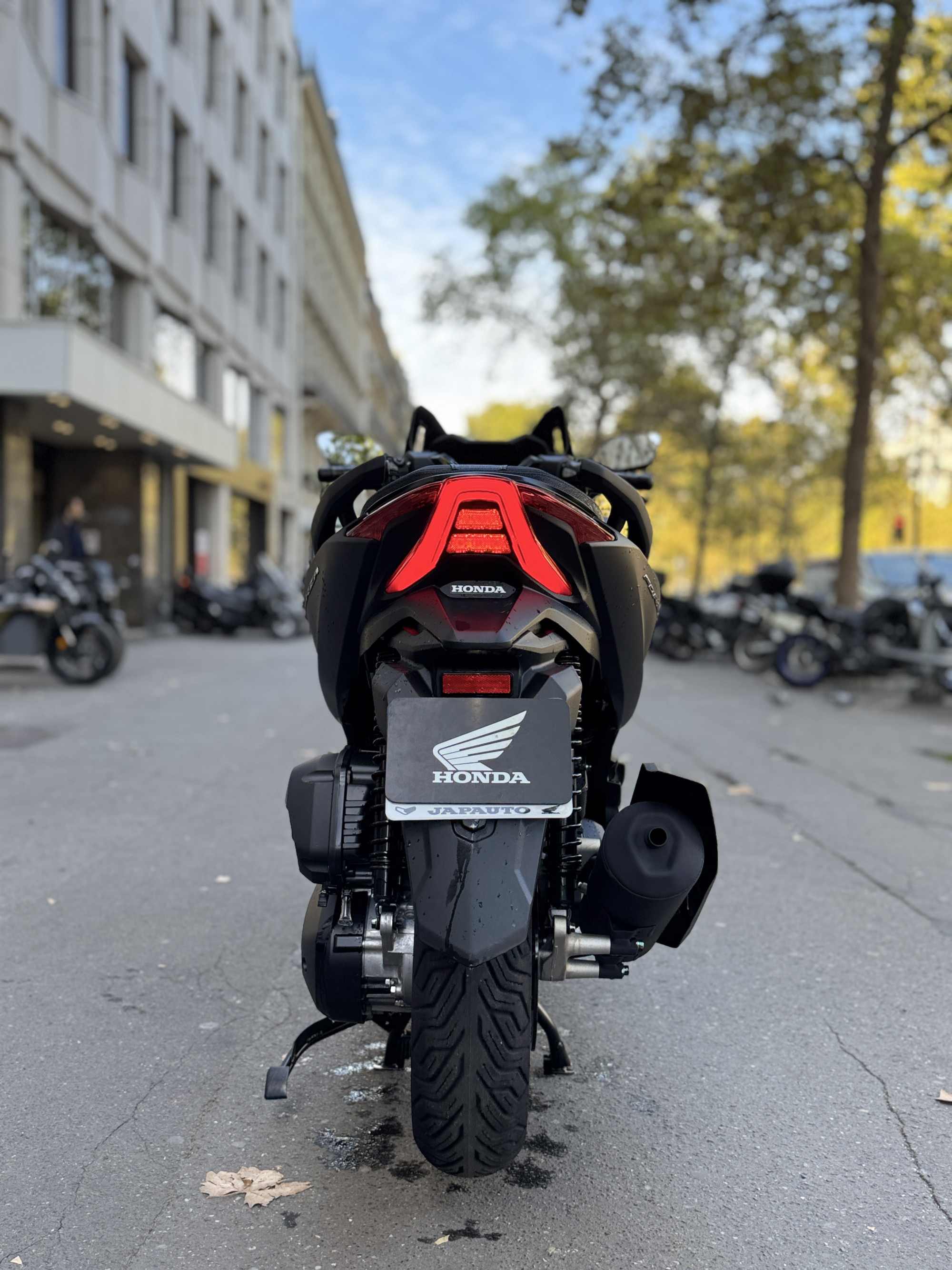 HONDA NSS FORZA 125 - NOIR MAT -132 KMS - 4990 € - MEC 06/2026 - REF HL865QR