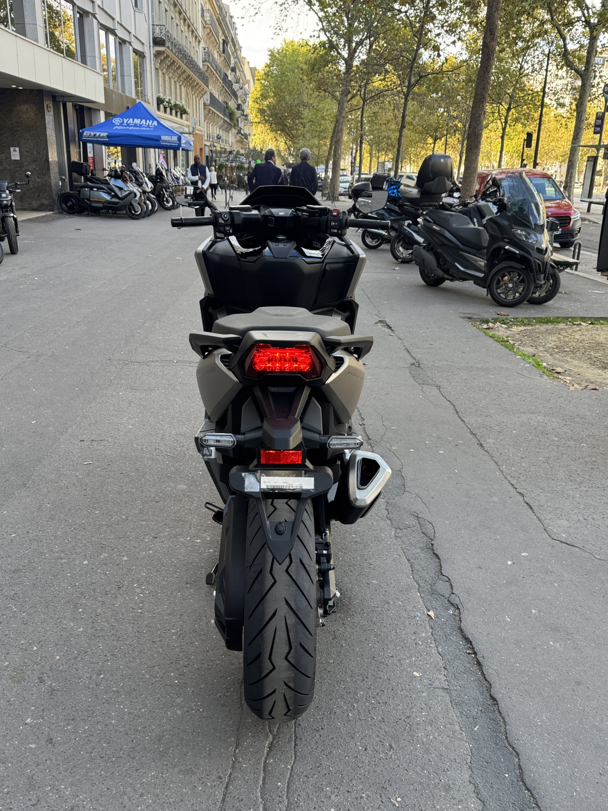 HONDA NSS FORZA 750 - BEIGE - 1 KMS - 10900 € - MEC 10/2026 - REFHN429DZ