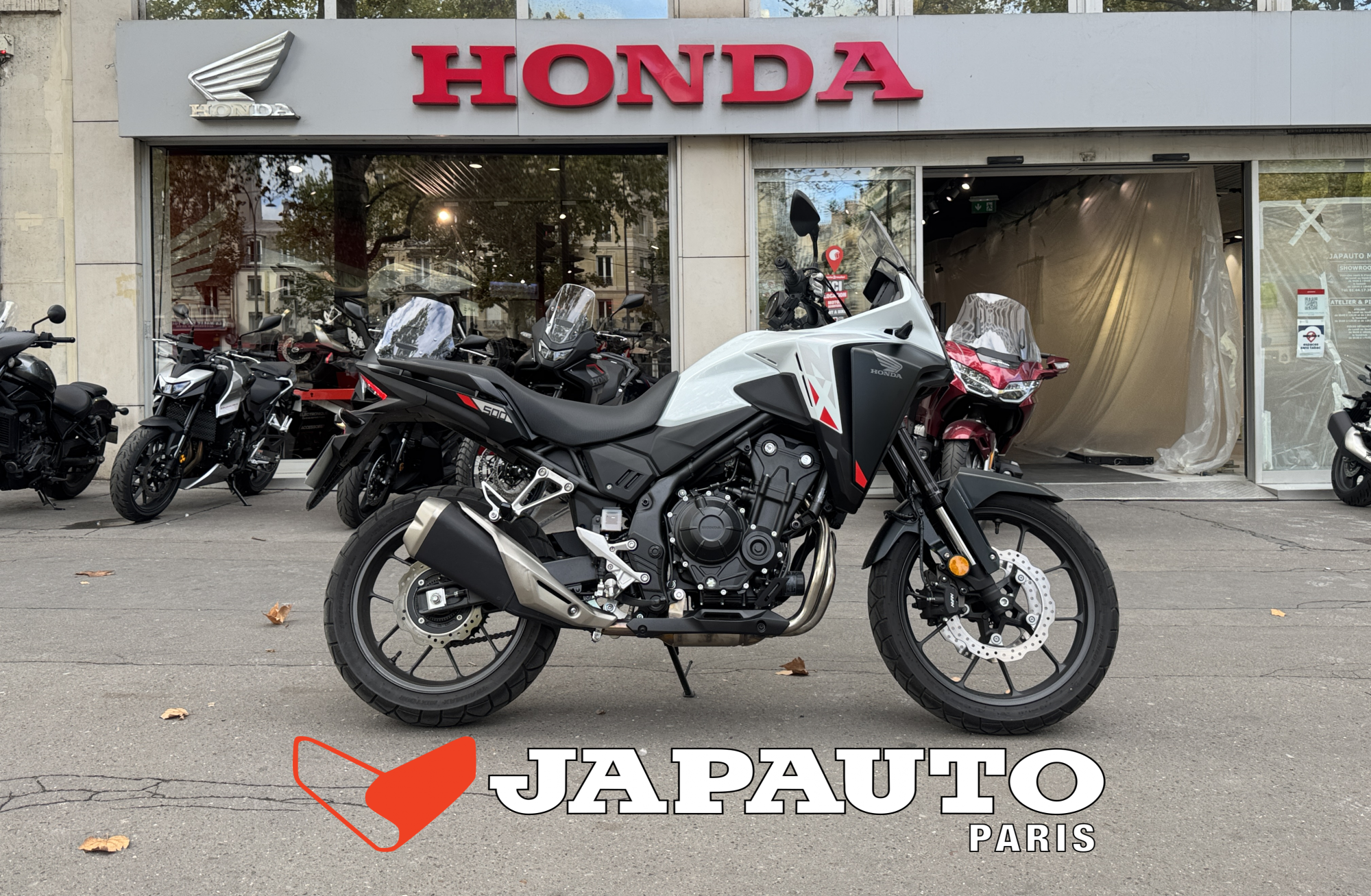 HONDA NX 500 - BLANC - 6490 € - 2709 km - MEC 01/2026 - REF HH551WW