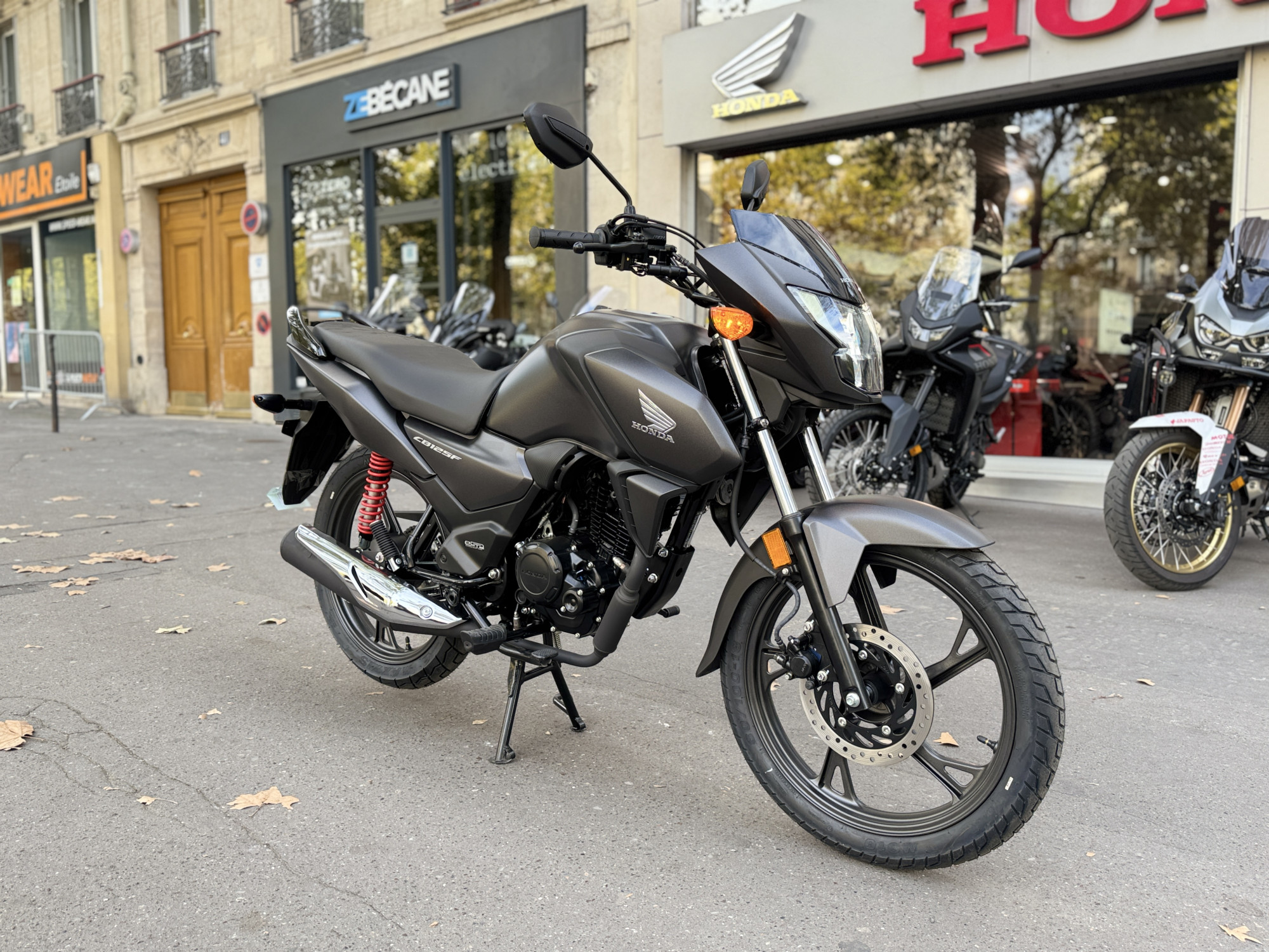 HONDA CB 125 F - NOIR MAT - 2890€ - 1KMS - MEC 09/2026 - REF HN871DJ