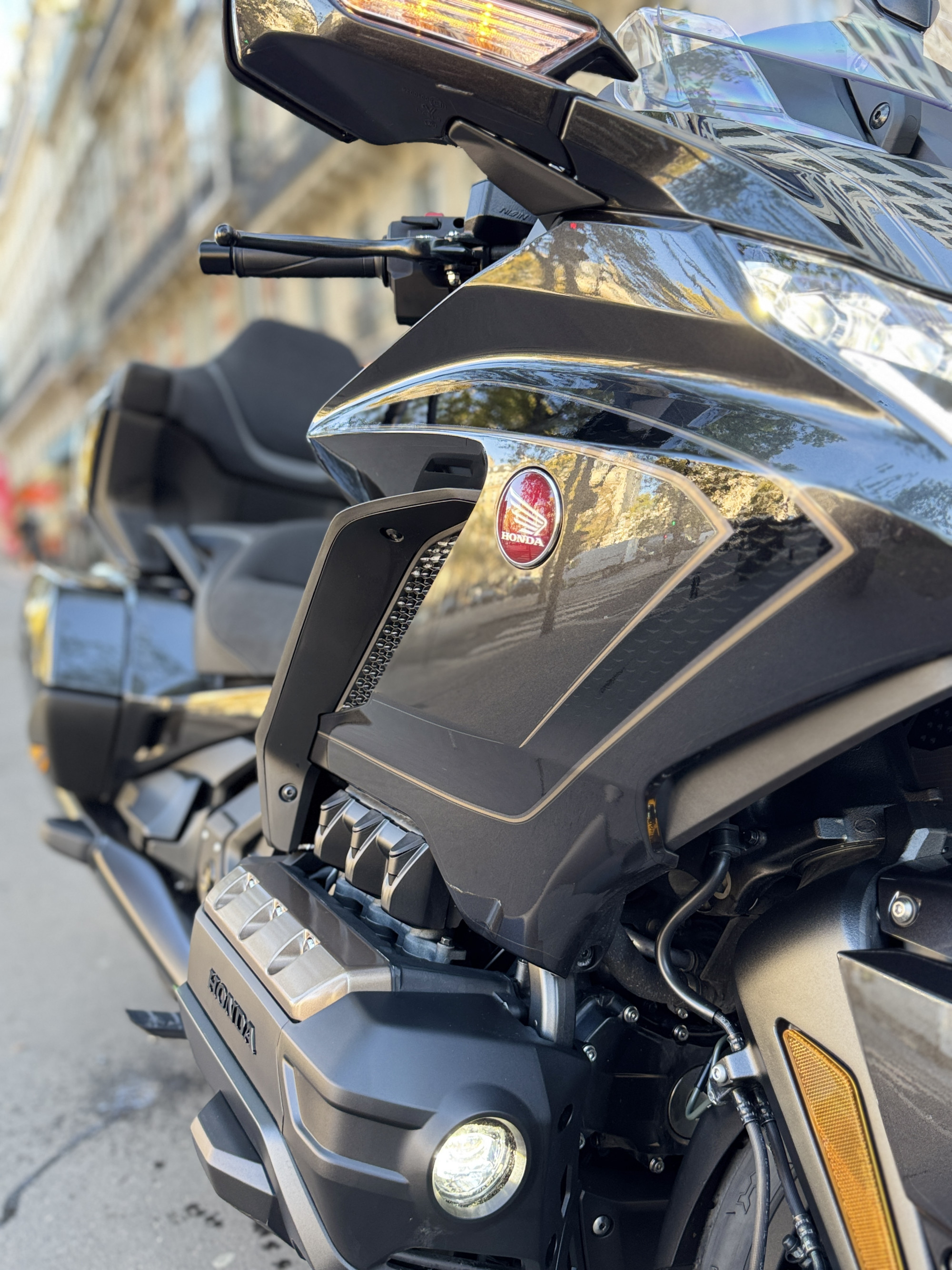 HONDA GL 1800 GOLDWING TOURING DCT - NOIR - 33490 € - 4237 KMS - MEC 03/26 - REFHJ162PL