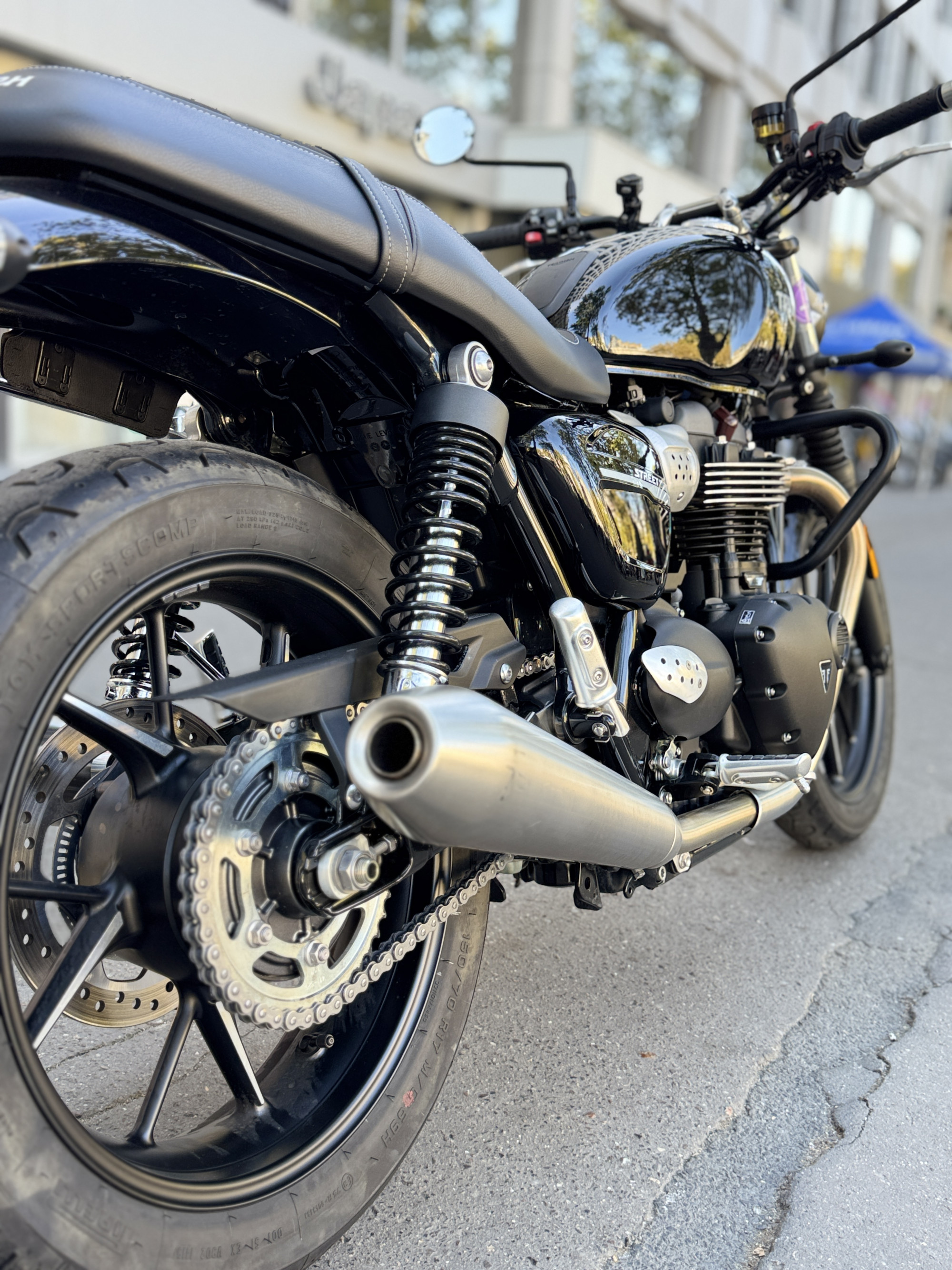 TRIUMPH STREET TWIN  900 - NOIR - 6990€ - A2 - 2404 KMS - MEC 02/2020 - REFFN294SC