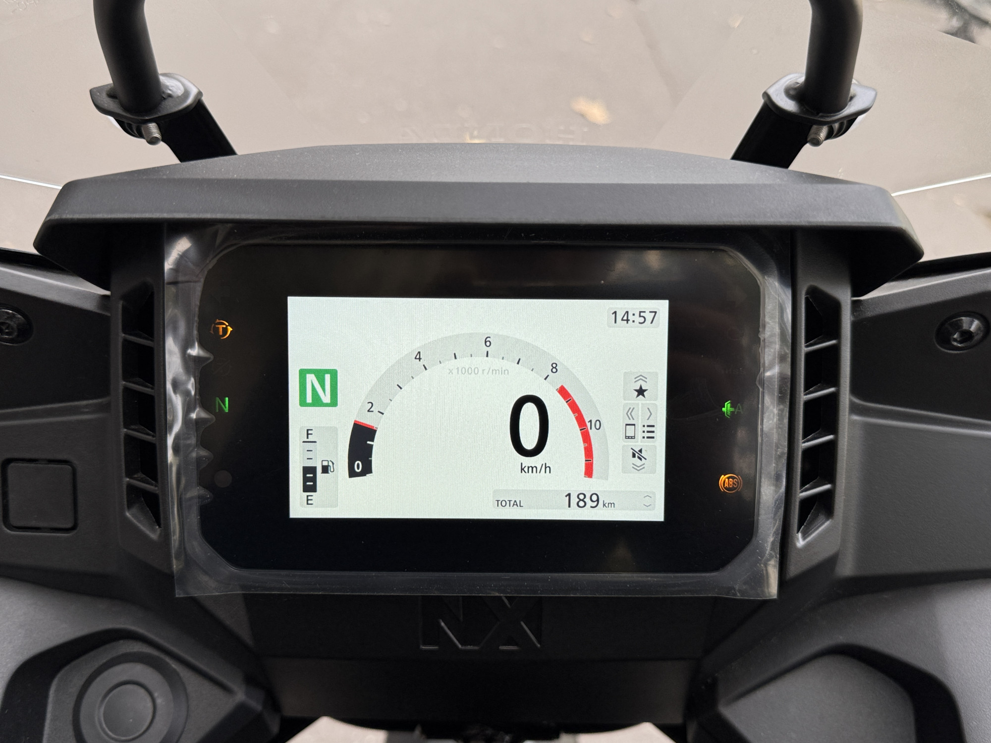 HONDA NX 500 E-Clutch - NOIR - 6490€ - 189 KMS - MEC 06/2026 - REF HL204QH