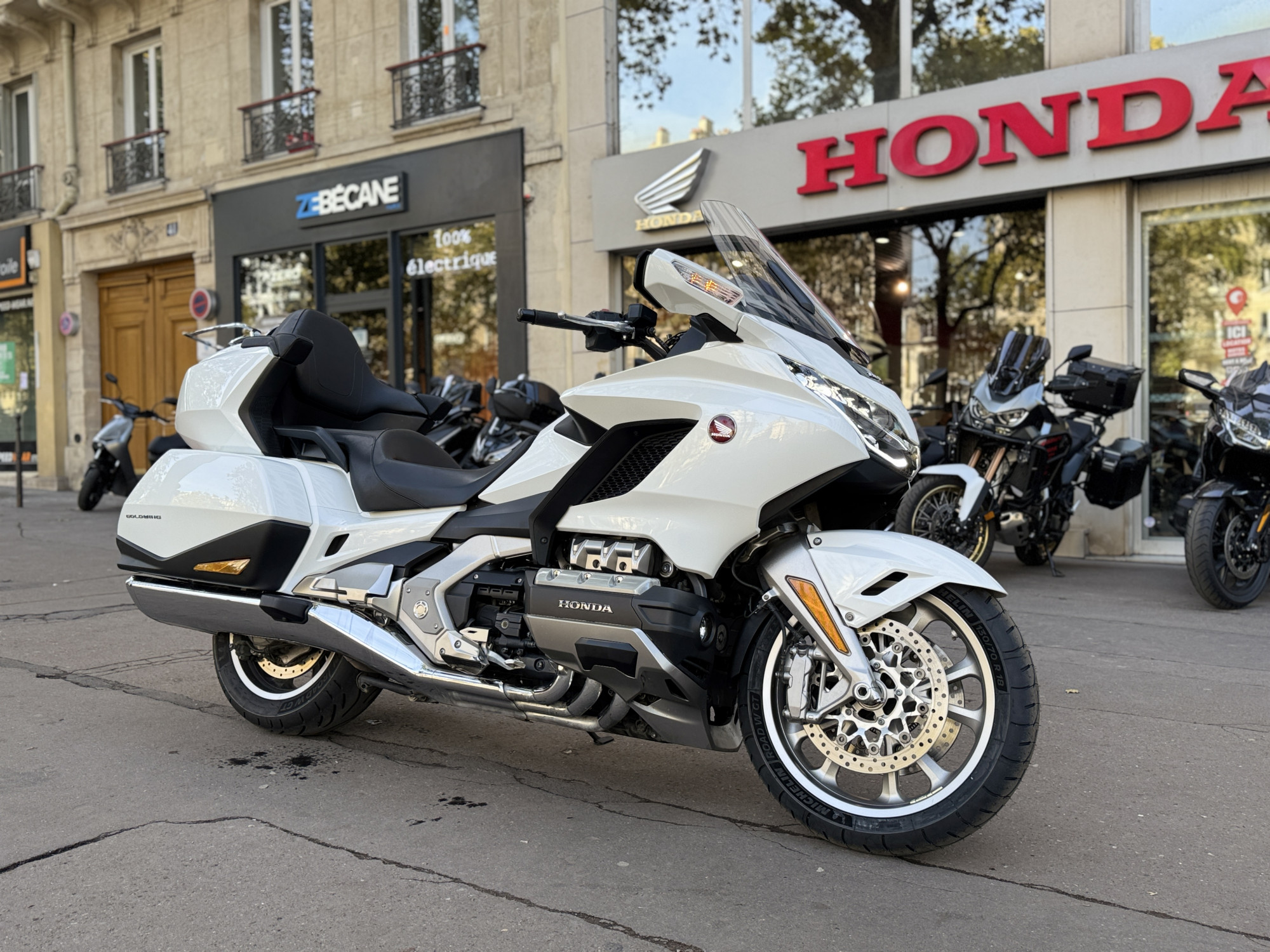 HONDA GL 1800 GOLDWING - BLANC - 17900 € - 45348 KMS - MEC 03/2018 - REFEV739XA