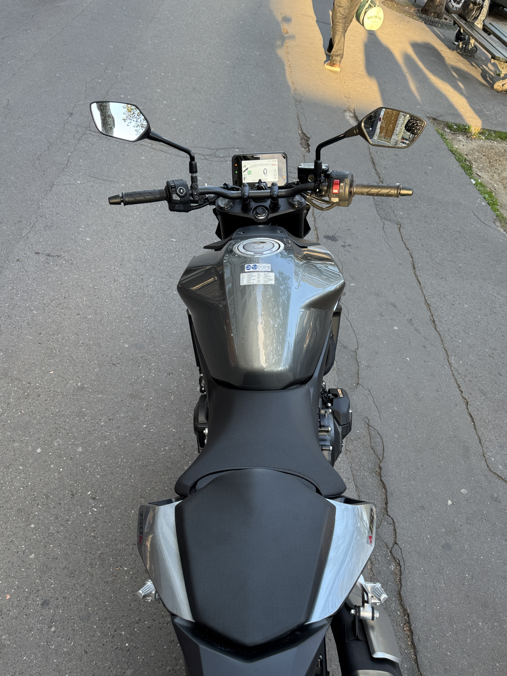 HONDA CB 750 HORNET E-CLUTCH - ARGENT GRIS - 7290€ - 356 KMS - MEC 06/2026 - REFHL785QL