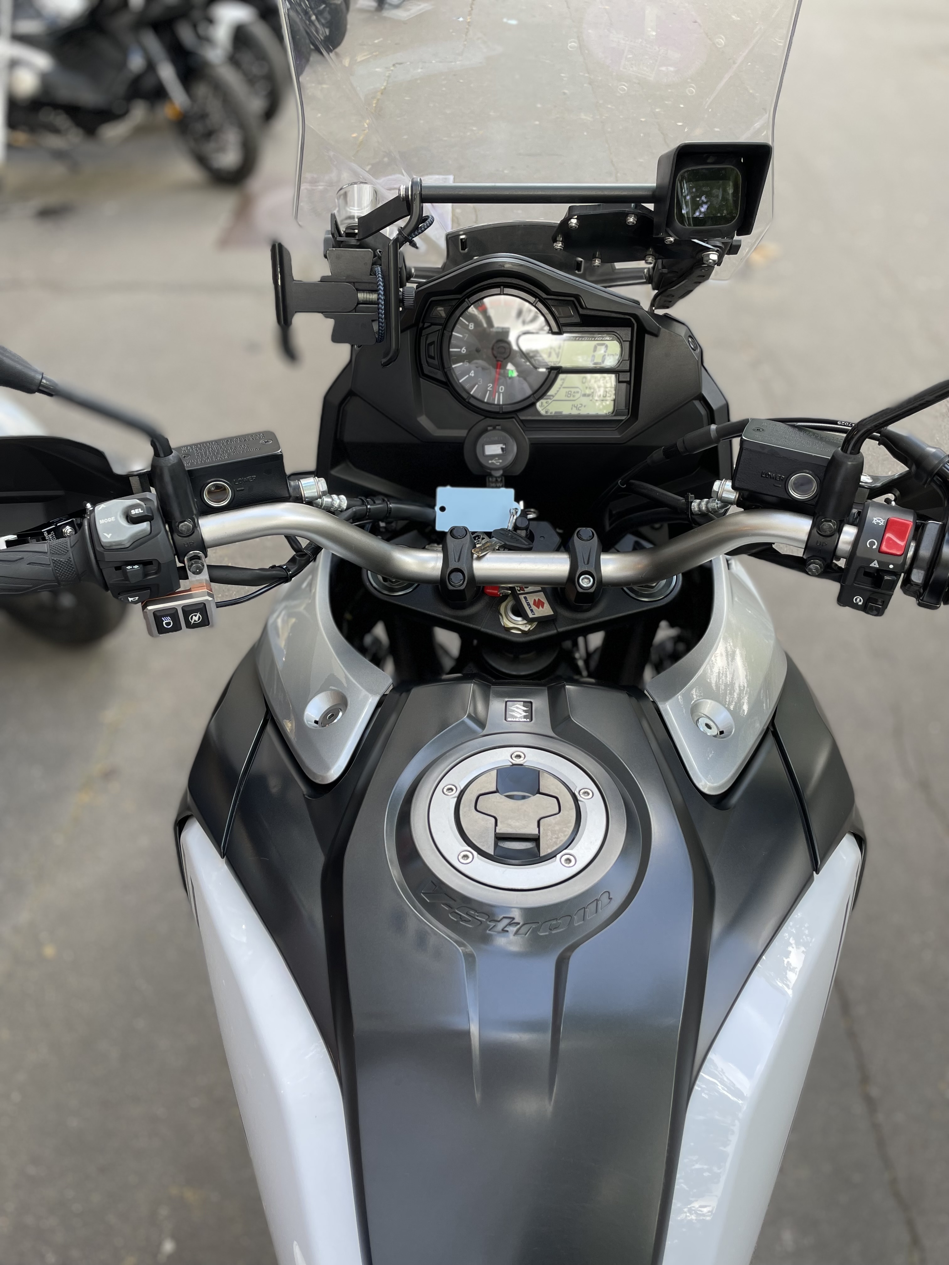 Suzuki V-STROM DL 1000 XT - 7990€ - 11421km - mec 2018 - refey523rg