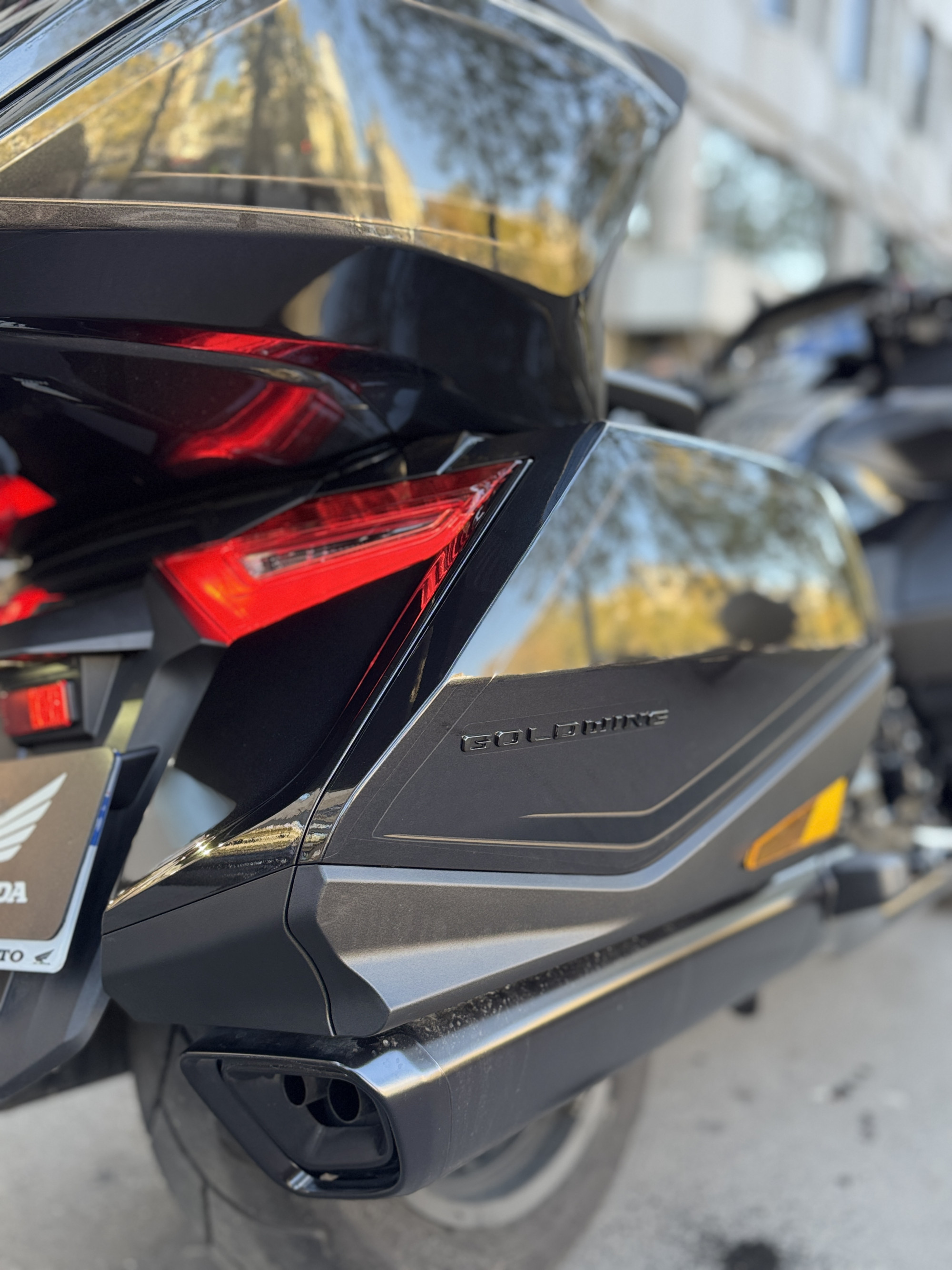 HONDA GL 1800 GOLDWING TOURING DCT - NOIR - 33490 € - 4237 KMS - MEC 03/26 - REFHJ162PL
