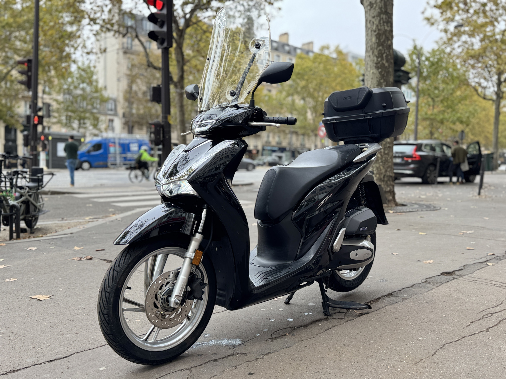 HONDA SH 125 - NOIR - 2490 €  - 26903 KM - MEC 09/2020 - REFFS368SH