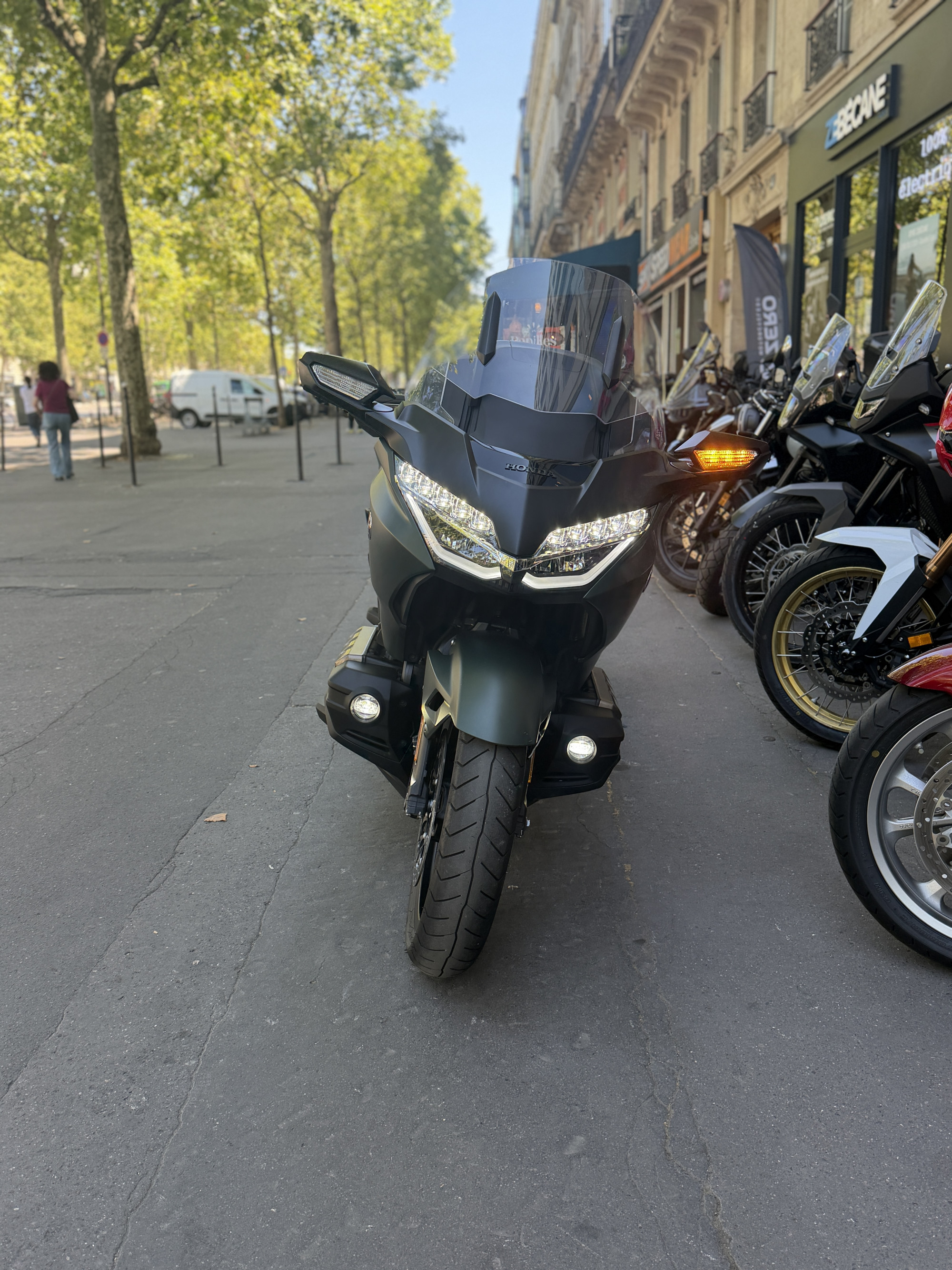 HONDA GL 1800 GOLDWING BAGGER DCT  - VERT MAT  -22900€ -  13142KM - MEC 29/08/2024 - REFGY643XL