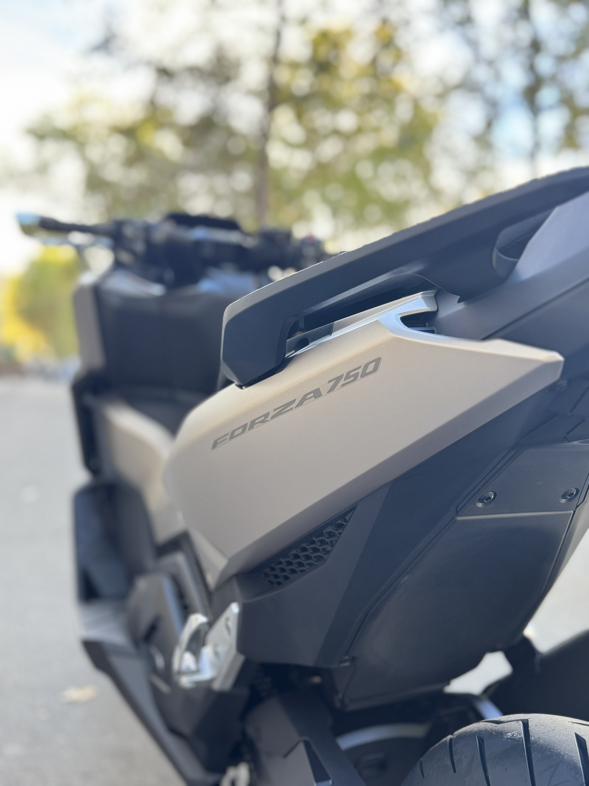 HONDA NSS FORZA 750 - BEIGE - 1 KMS - 10900 € - MEC 10/2026 - REFHN429DZ