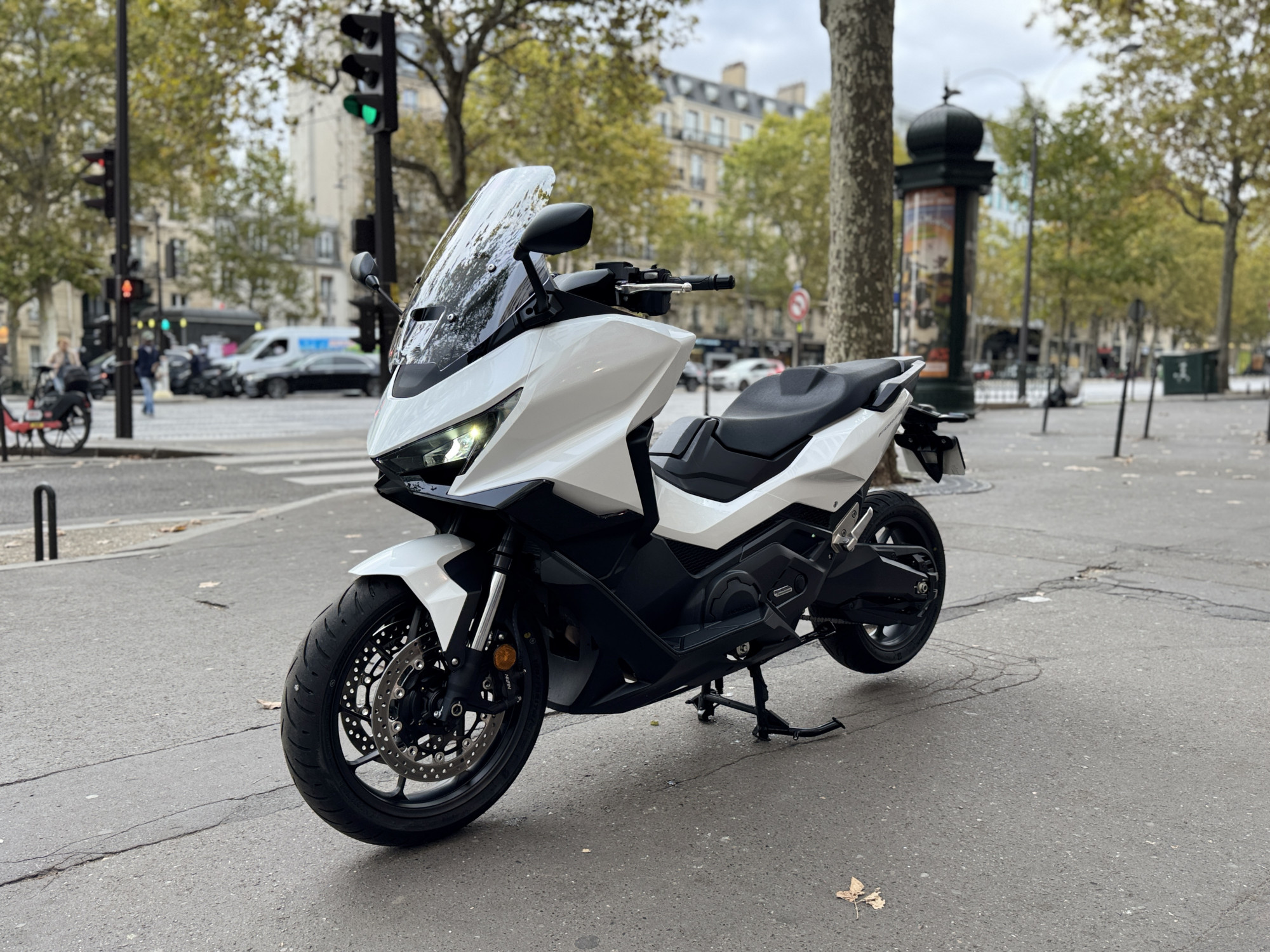 HONDA NSS FORZA 750 - BLANC - 10400 € - 1503KMS - MEC 03/2026 - REFHK374BH