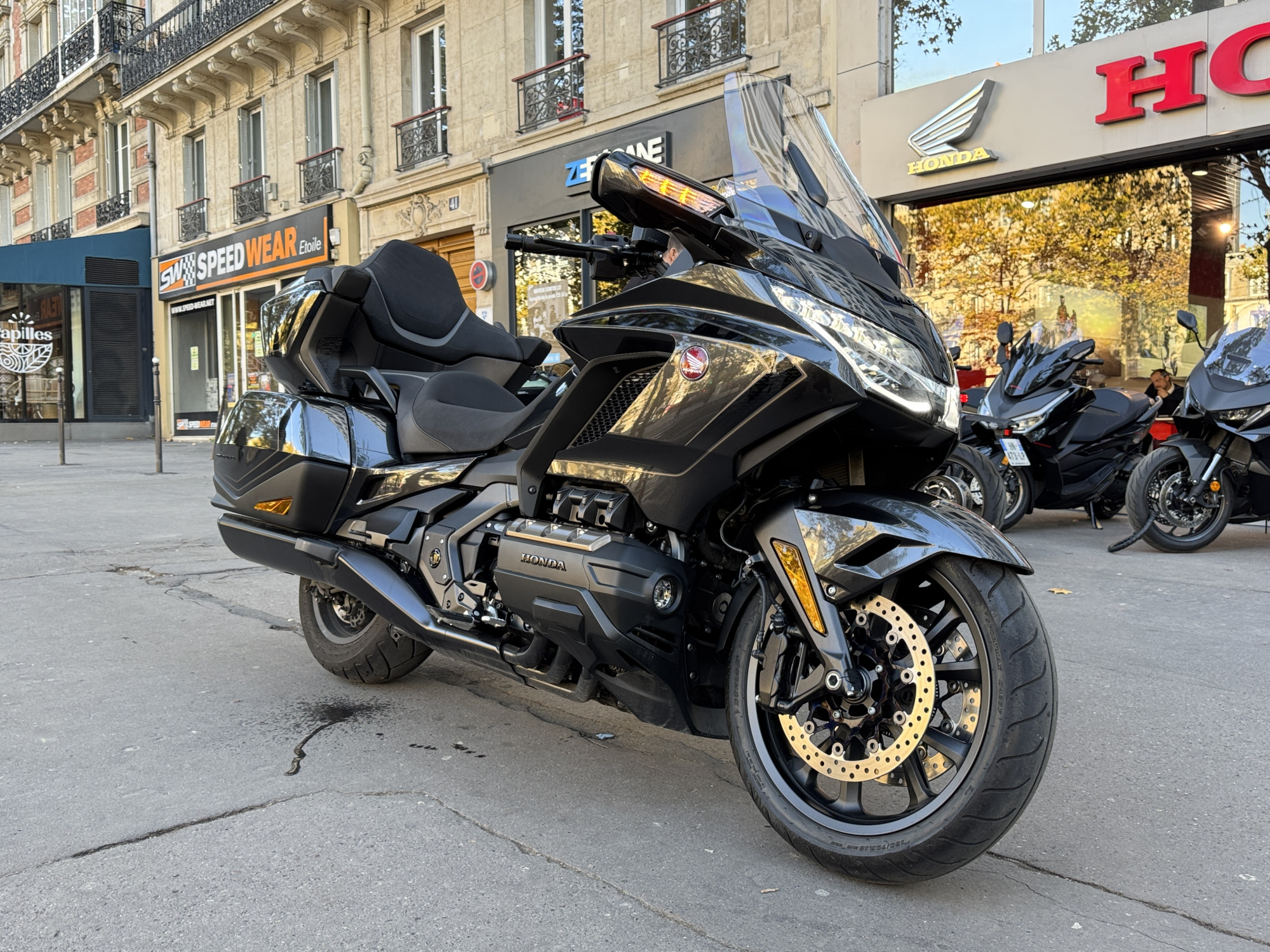 HONDA GL 1800 GOLDWING TOURING DCT - NOIR - 33490 € - 4237 KMS - MEC 03/26 - REFHJ162PL