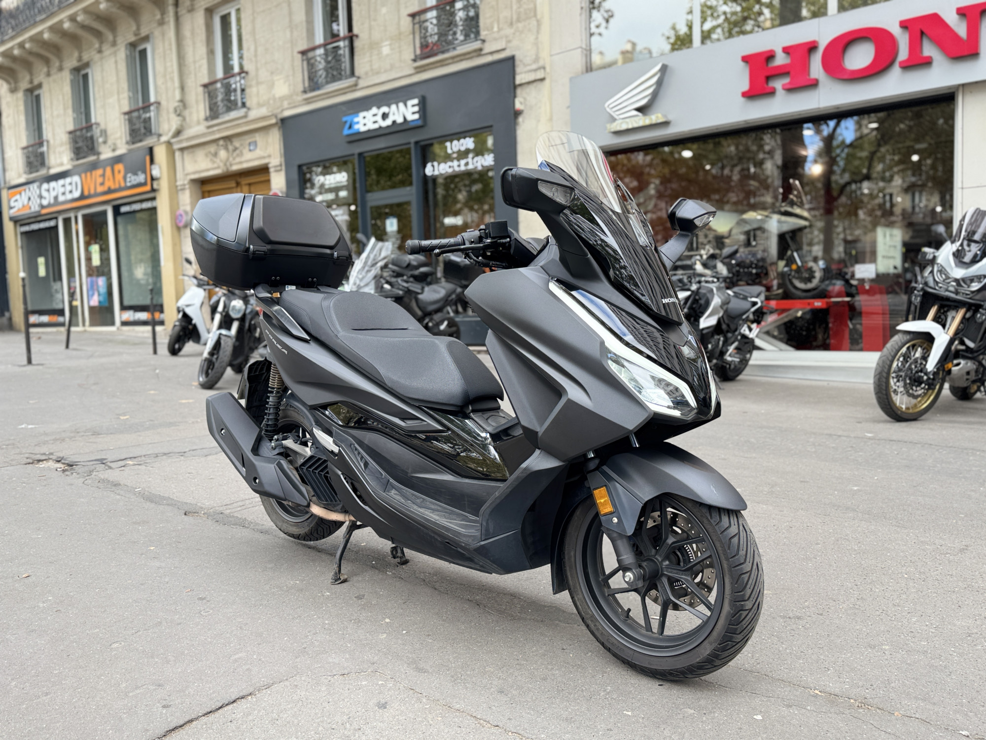 HONDA NSS FORZA 125 TOP BOX - NOIR MAT - 3990 €  -14763 KMS -  - MEC 06/23 - REFGP020VN