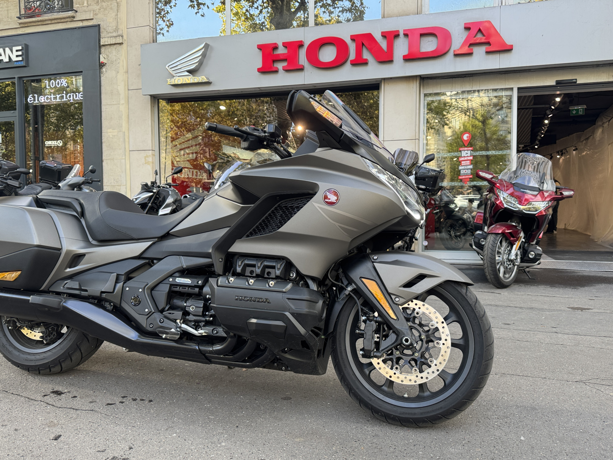 HONDA GL 1800 BAGGER - GRIS MAT - 24990€ - 2413 KM - MEC: 04/2026 - REF HK587PJ