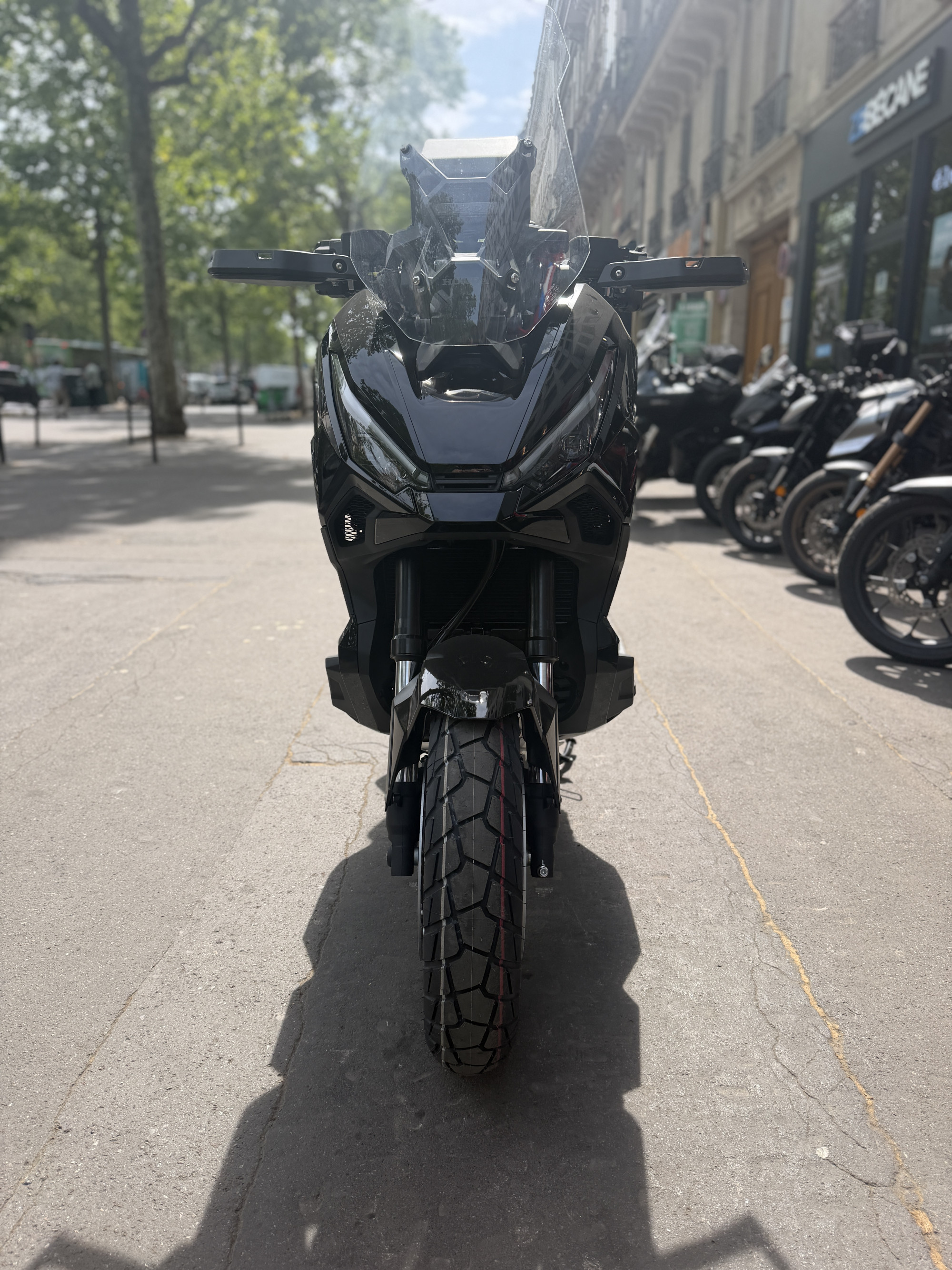 HONDA X-ADV 750 - ETAT NEUF - 499KM - 11490€ -NOIR - MEC04/2026 - REFHK167MS