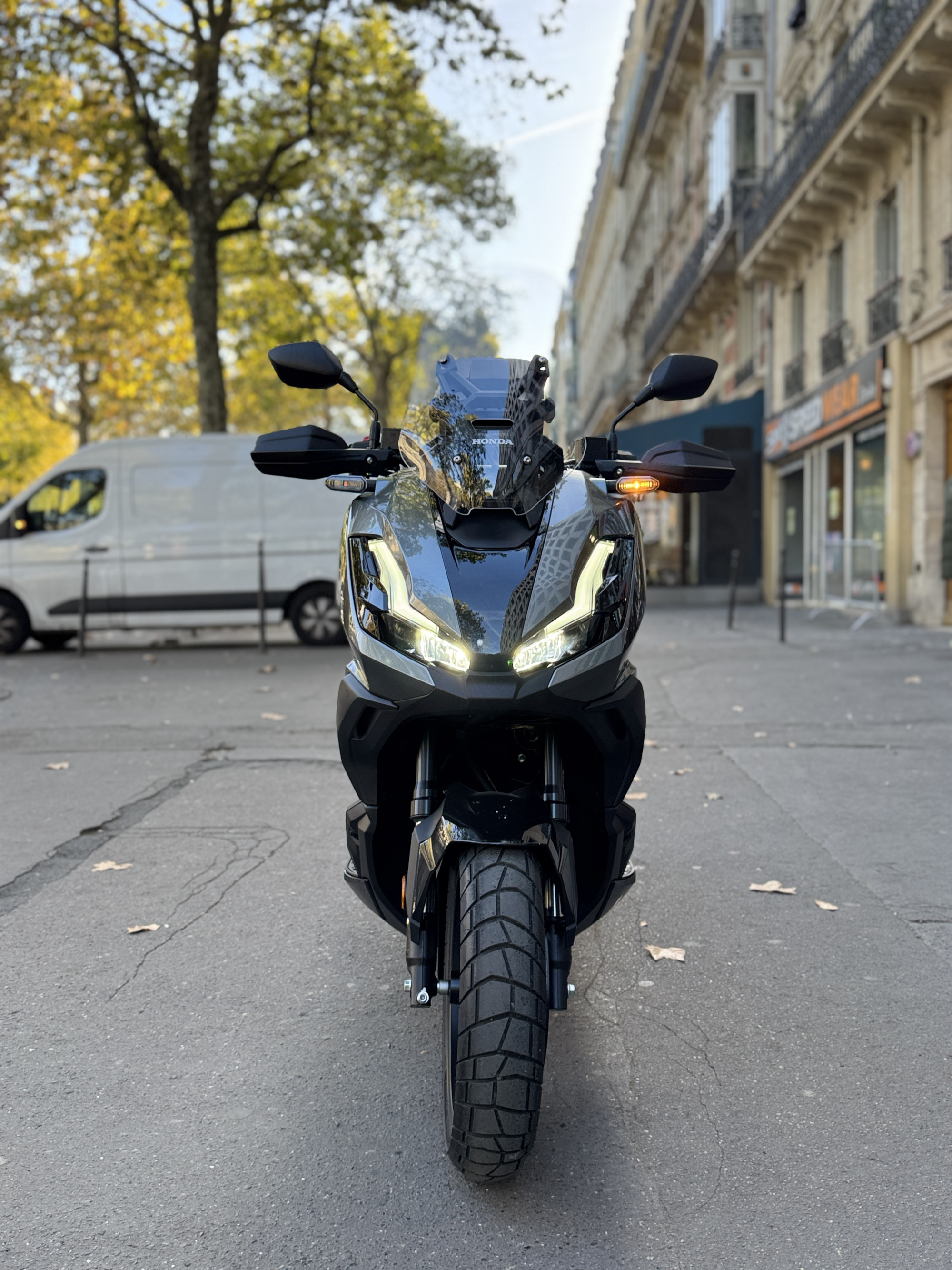 HONDA ADV 350 - GRIS -241 KMS-  5690€ - MEC 06/2026 - REF HJ435JZ