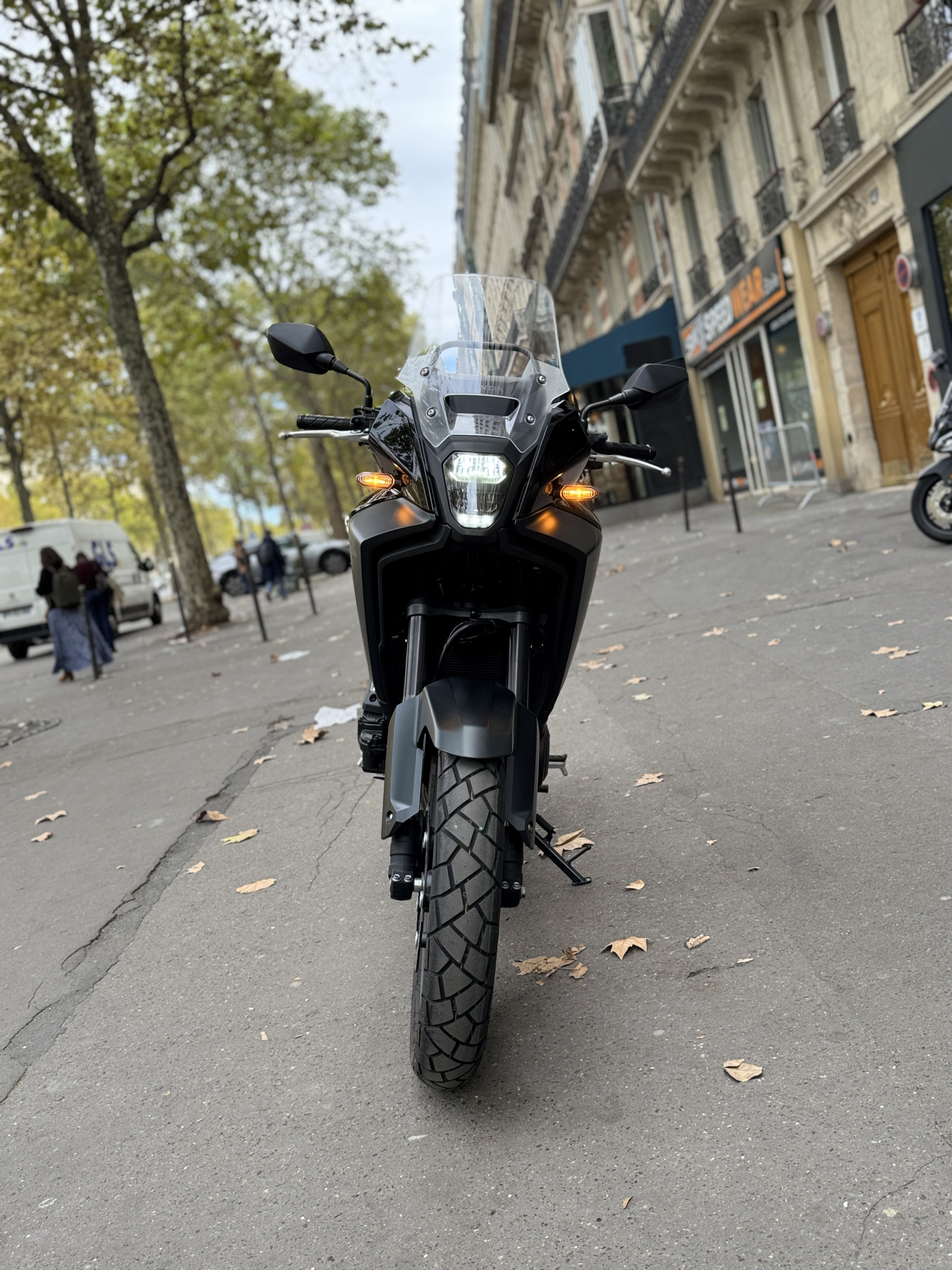 HONDA NX 500 E-Clutch - NOIR - 6490€ - 189 KMS - MEC 06/2026 - REF HL204QH