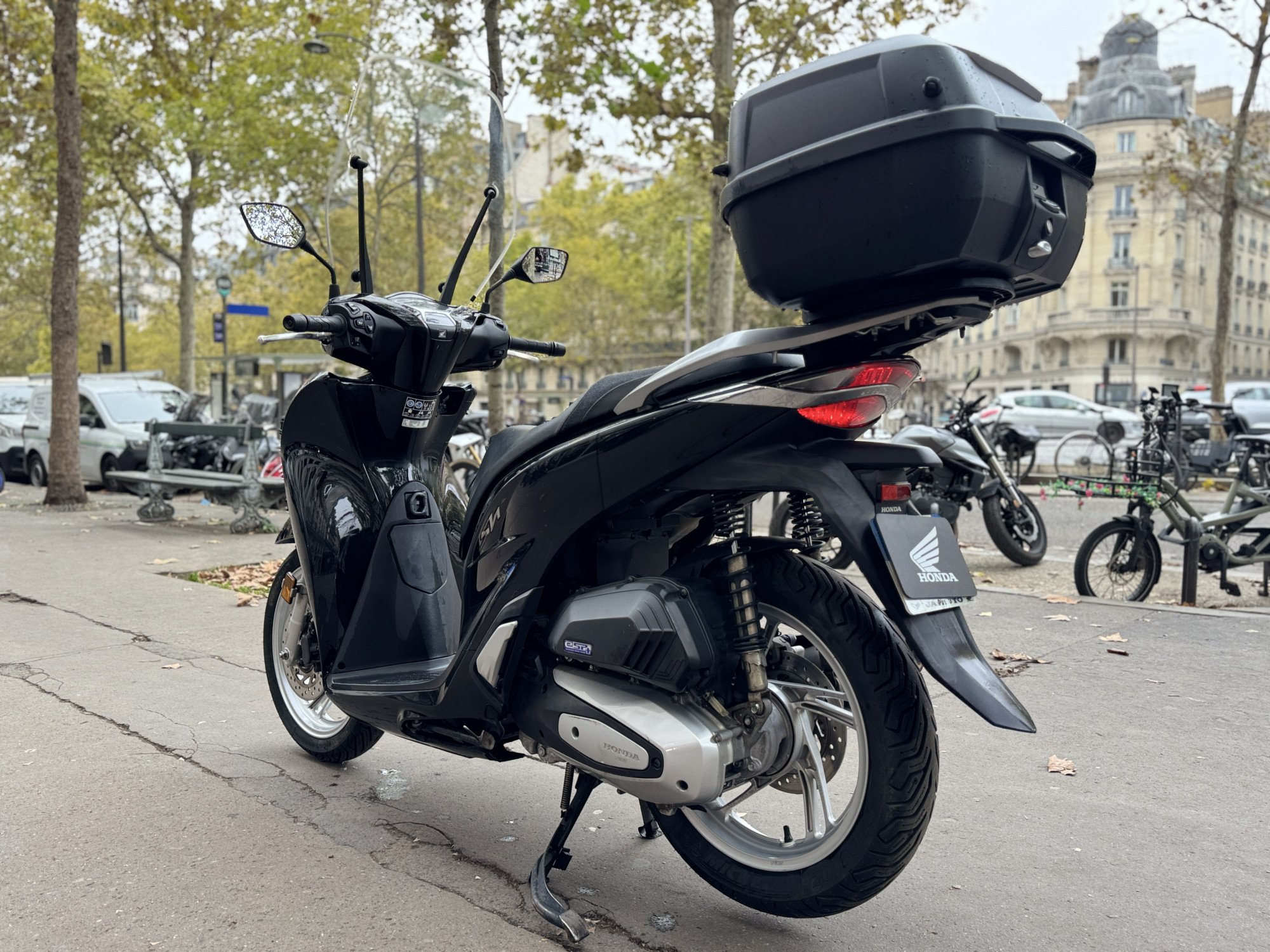 HONDA SH 125 - NOIR - 2490 €  - 26903 KM - MEC 09/2020 - REFFS368SH