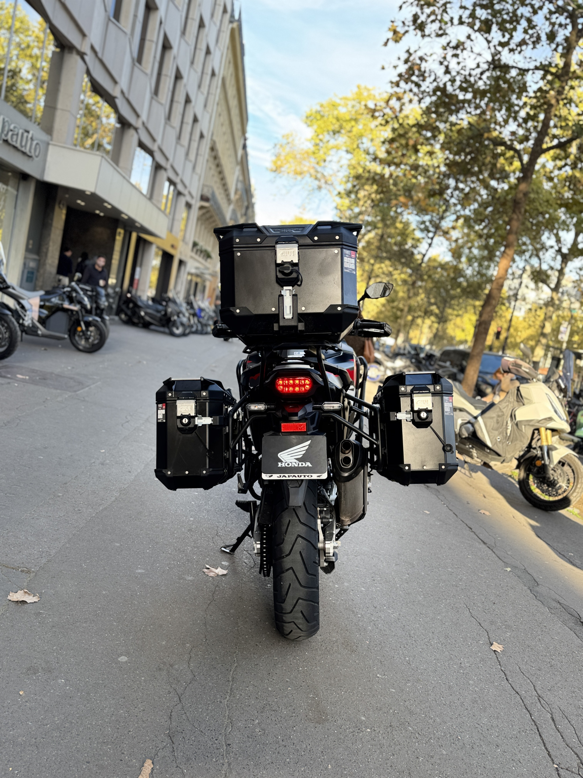 HONDA AFRICA TWIN CRF1000 ADVENTURE SPORT SE DCT - GRIS MAT - 20900 € - 5886 KM - MEC 07/2026 - REF HM919DJ