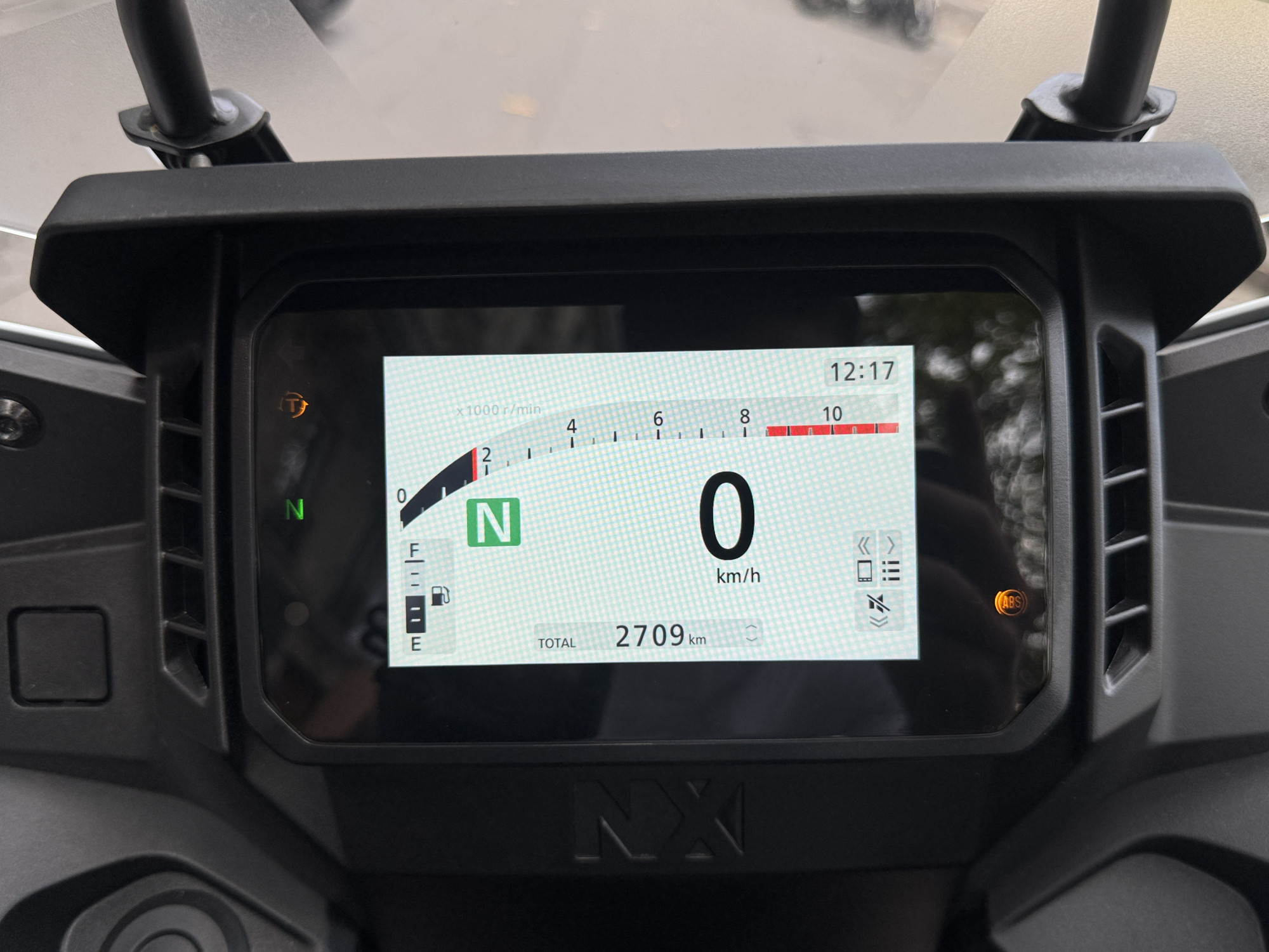 HONDA NX 500 - BLANC - 6490 € - 2709 km - MEC 01/2026 - REF HH551WW