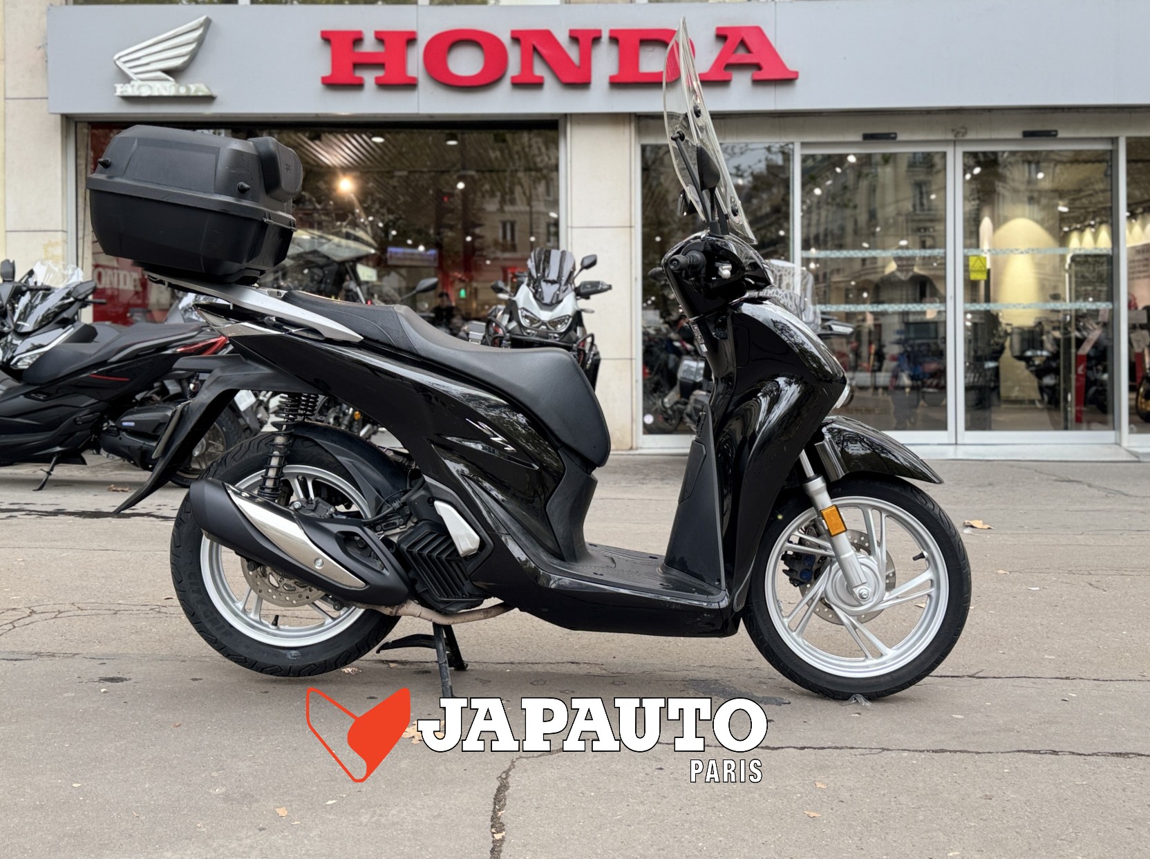 HONDA SH 125 - NOIR - 2490 €  - 26903 KM - MEC 09/2020 - REFFS368SH