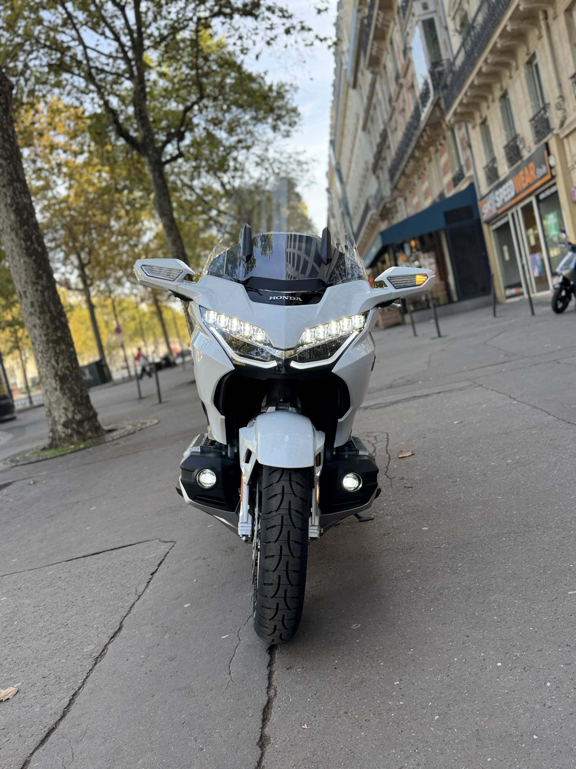 HONDA GL 1800 GOLDWING - BLANC - 17900 € - 45348 KMS - MEC 03/2018 - REFEV739XA