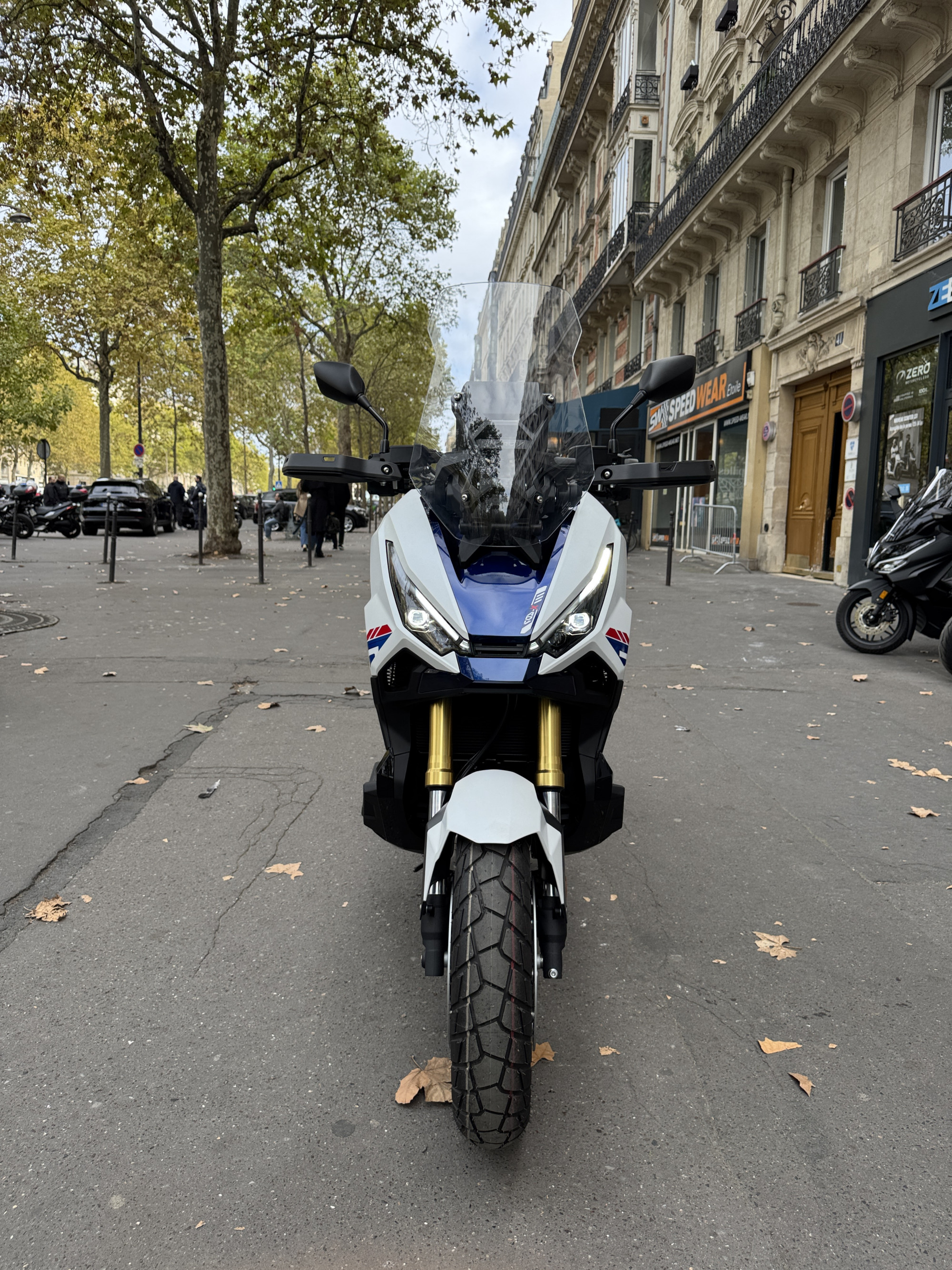 HONDA X-ADV 750 SPECIAL EDITION - BICOLORE - 11400€ - 2 KM - MEC 08/2026 - REF HM350NQ