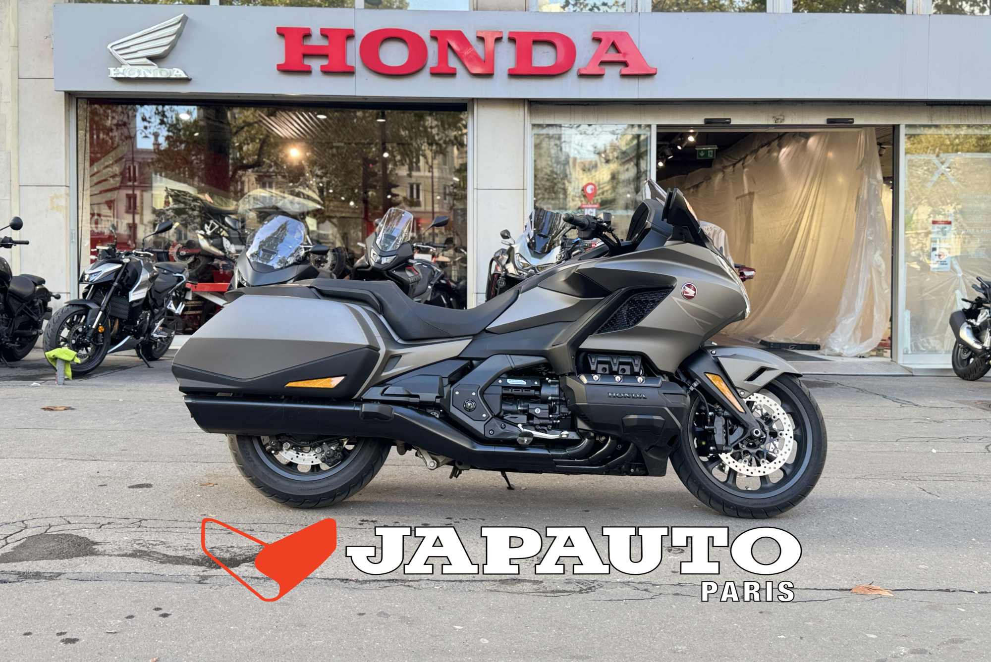 HONDA GL 1800 BAGGER - GRIS MAT - 24990€ - 2413 KM - MEC: 04/2026 - REF HK587PJ