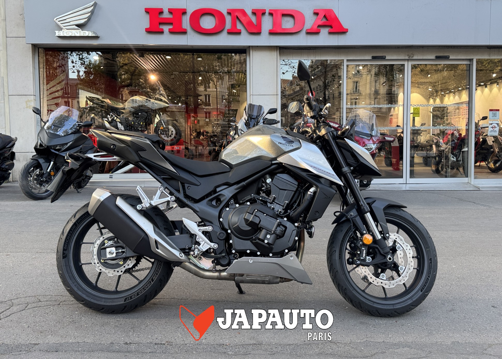 HONDA CB 750 HORNET E-CLUTCH - ARGENT GRIS - 7290€ - 356 KMS - MEC 06/2026 - REFHL785QL