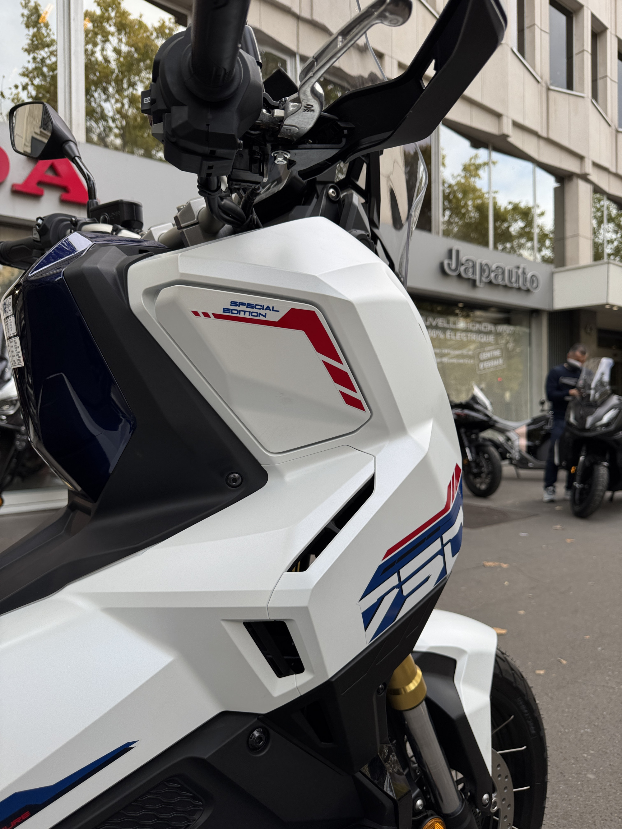 HONDA X-ADV 750 SPECIAL EDITION - BICOLORE - 11400€ - 2 KM - MEC 08/2026 - REF HM350NQ
