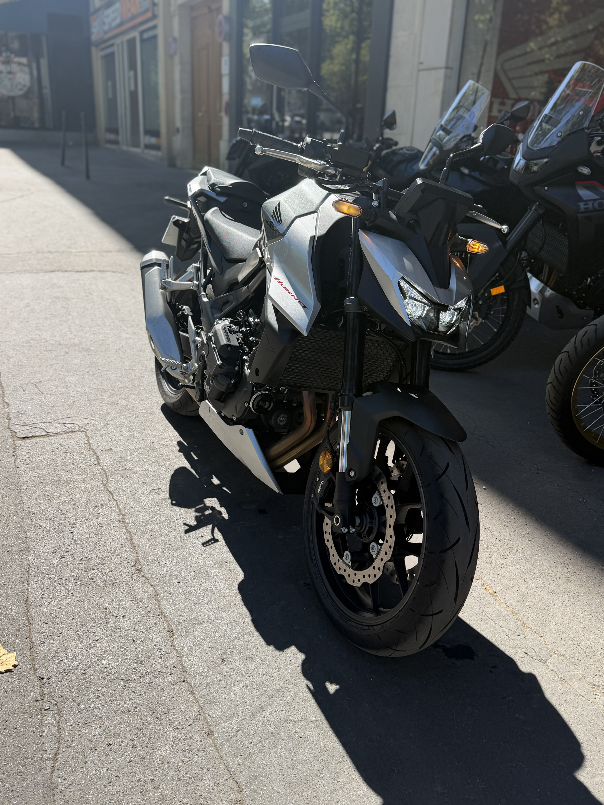 HONDA CB 750 HORNET E-CLUTCH - GRIS - 7590€ - 499KMS - MEC04/2026 - REFHK913NA